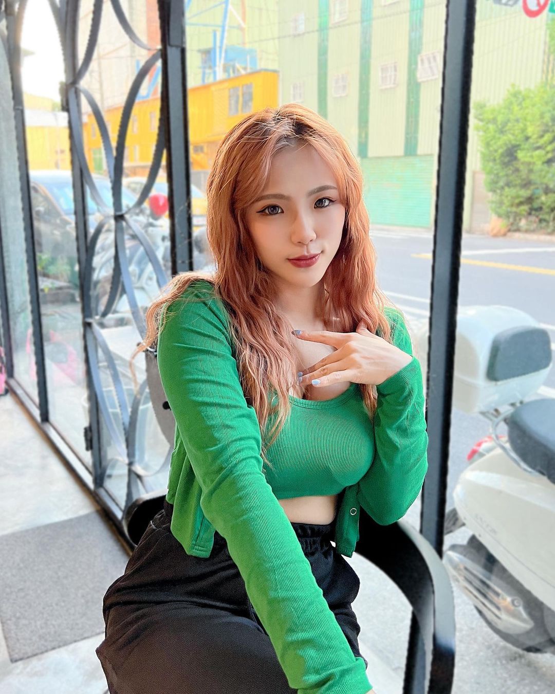 “Queena” tight body first appeared... the whole hot twisted-第1章-图片5
