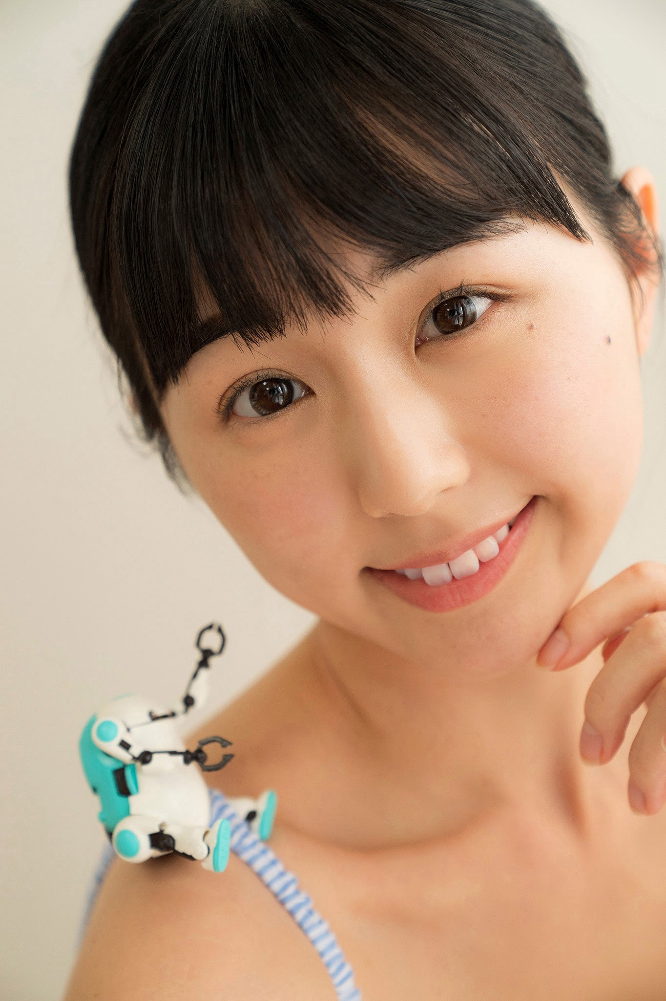 くりえみ：ヤンマガWeb 2021.02.09 くりえみが水著でプラモ