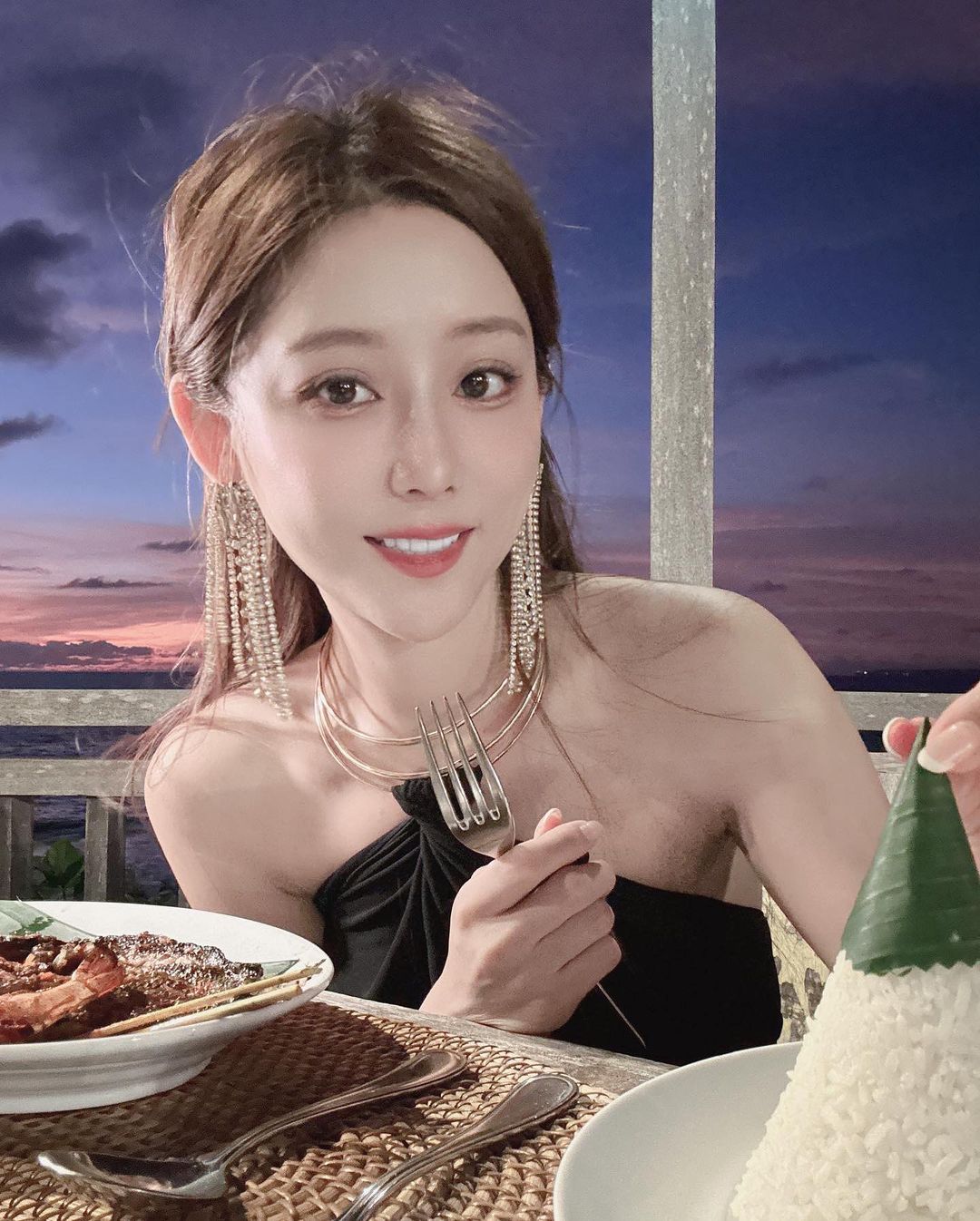 “February” has white red skin that makes people want to hold.-第1章-图片6