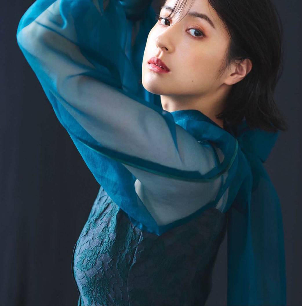 松本若菜皮膚白皙、五官深邃、身材纖細是日劇日影當中的熟面孔-第1章-图片5