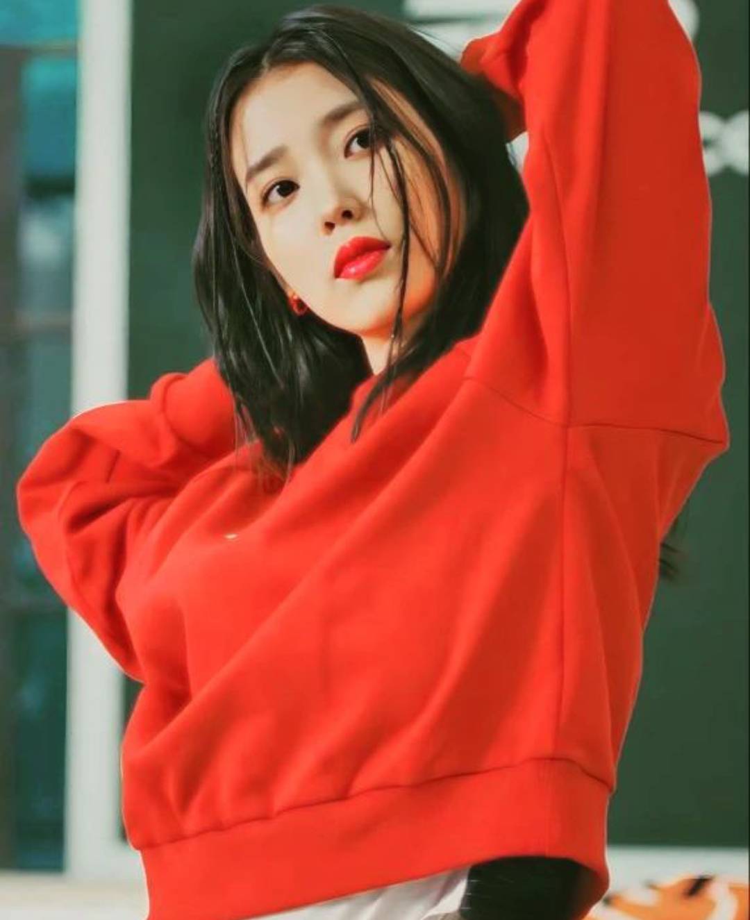 從一身負評蛻變成國民天后李知恩-第1章-图片1