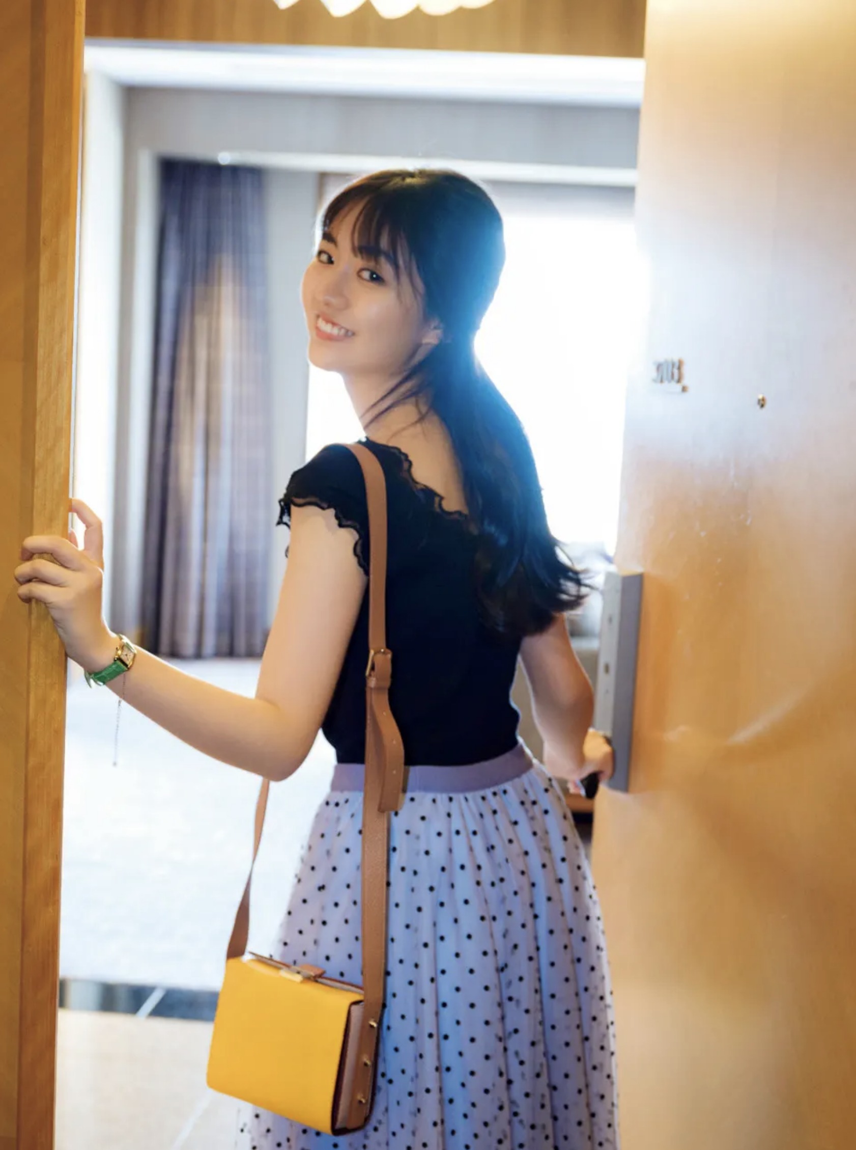 豊田ルナ、[FRIDAY] 2022.12.16 豊田ルナ 二十歳の吐息-第1章-图片3