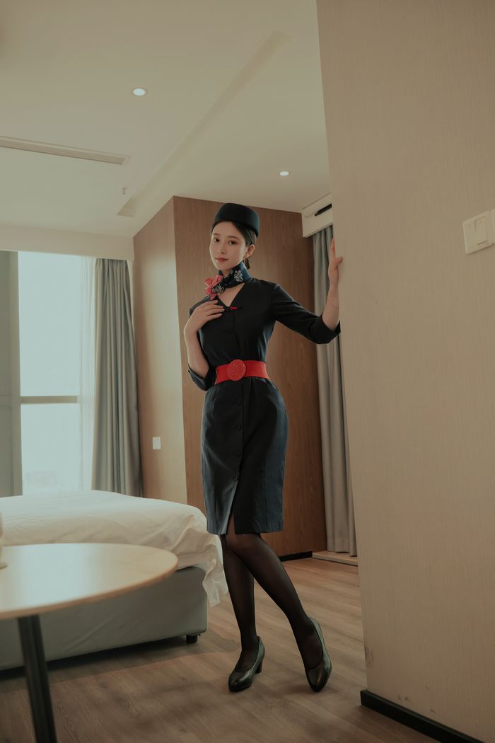 南航的空姐甜甜的性感美照，饞得我一直流口水