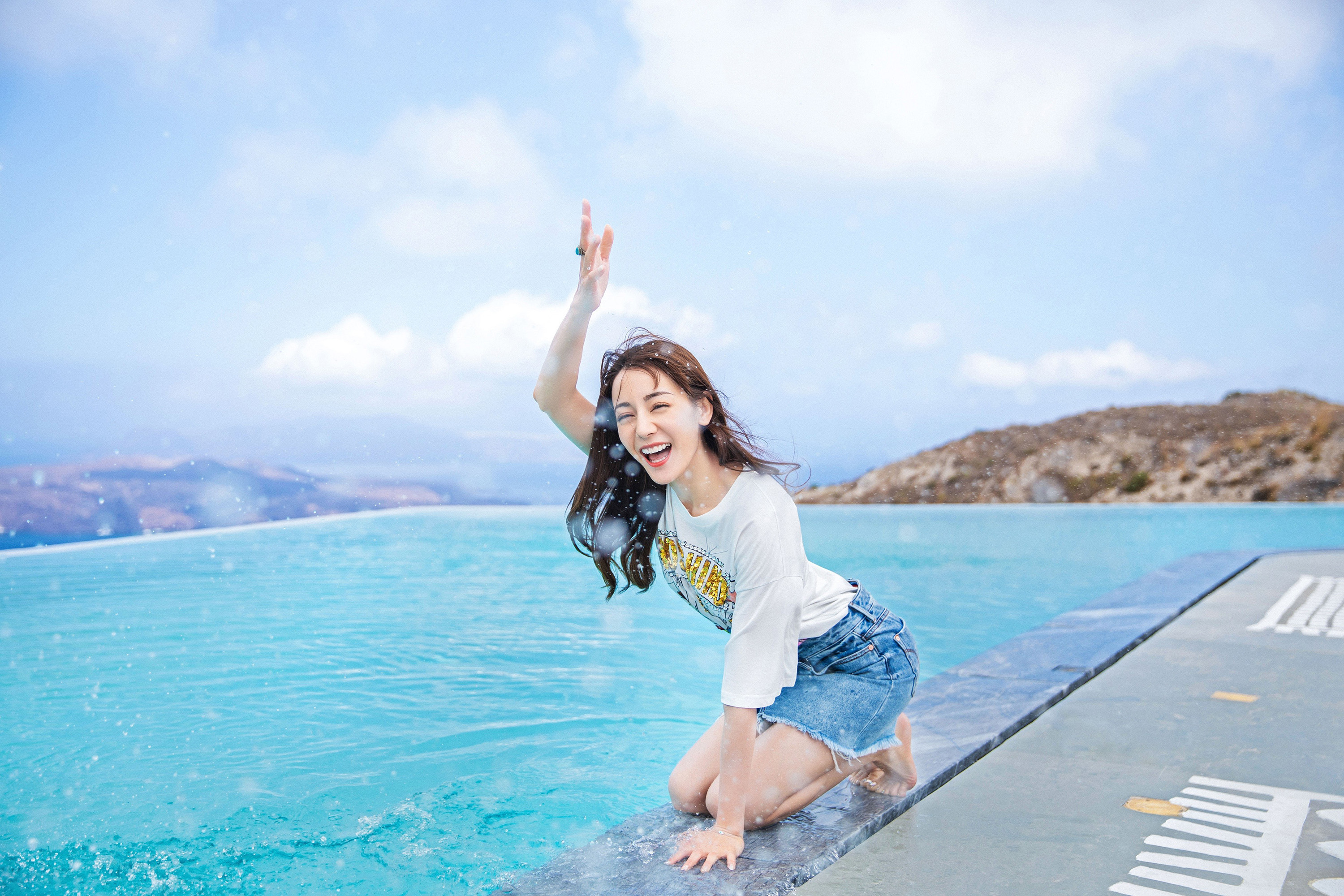 海天共一色—迪麗熱巴[高清套圖]-第1章-图片1