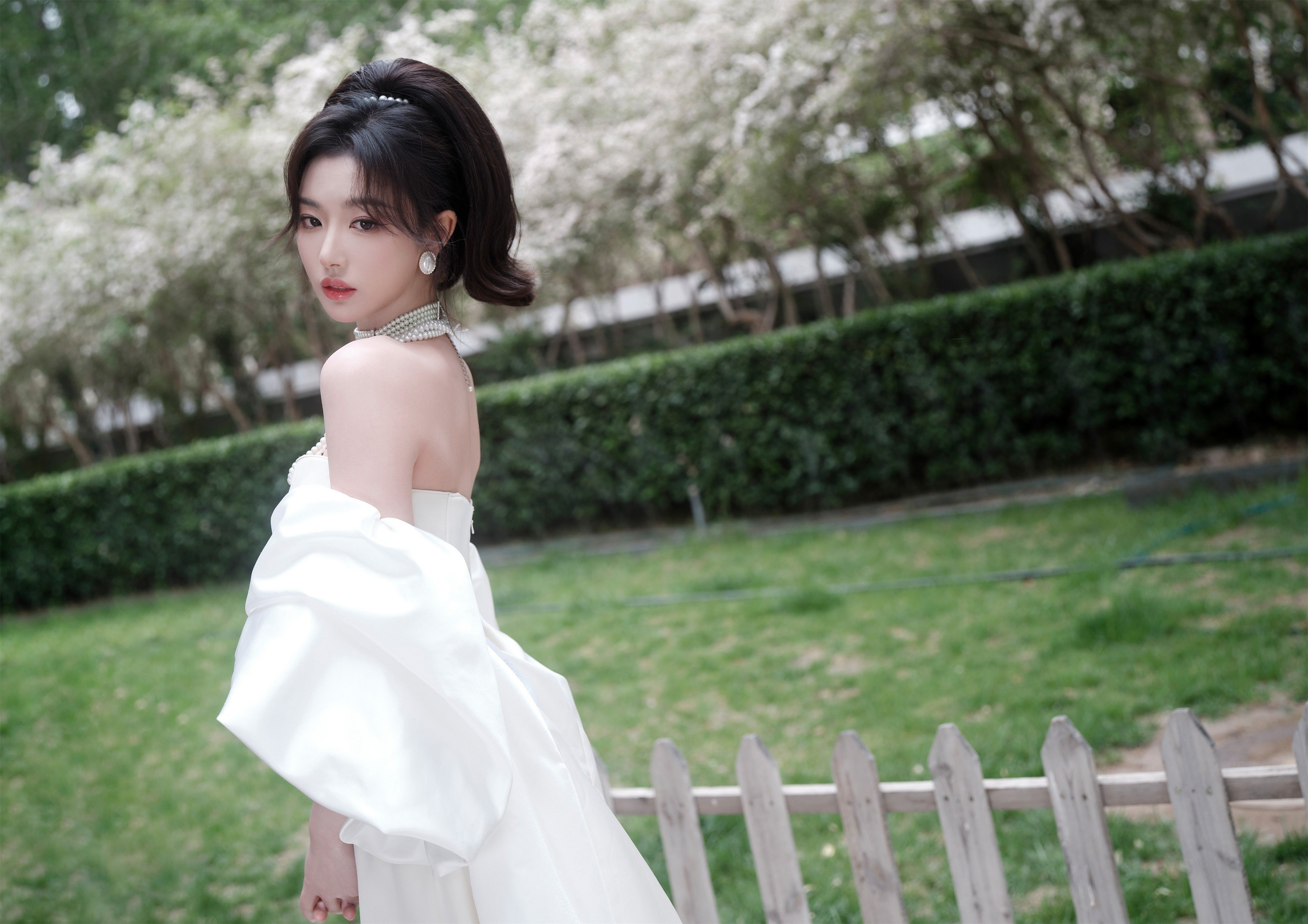 婚紗擺拍新娘妝—孔雪兒[高清套圖]-第1章-图片1