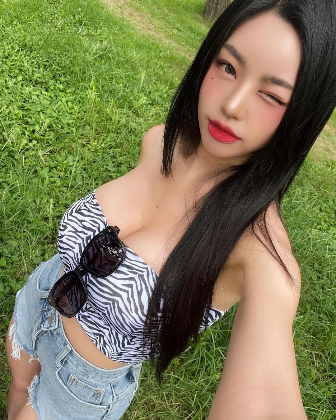 170公分韓國辣模동그란 h___rvn狂曬辣腿美尻竟還有巨乳！-第1章-图片1