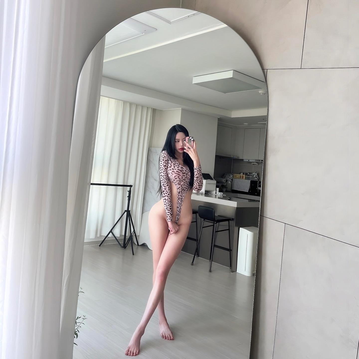 170公分韓國辣模동그란 h___rvn狂曬辣腿美尻竟還有巨乳！-第1章-图片9