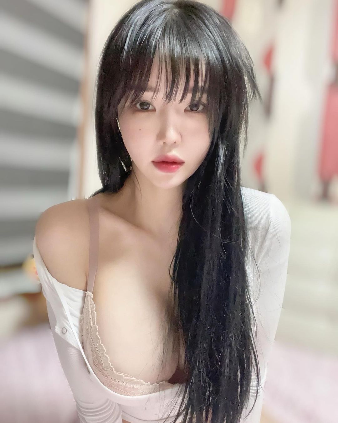 奶腿雙重攻擊！南韓E杯辣模Mimi舉起黑絲機關槍瘋狂掃射！-第1章-图片5