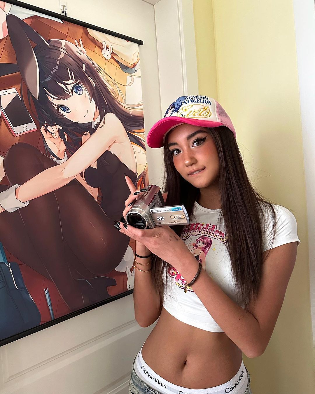 Y2K正夯！個性辣妹nopearii健康膚色更凸顯身材好比例！-第1章-图片1