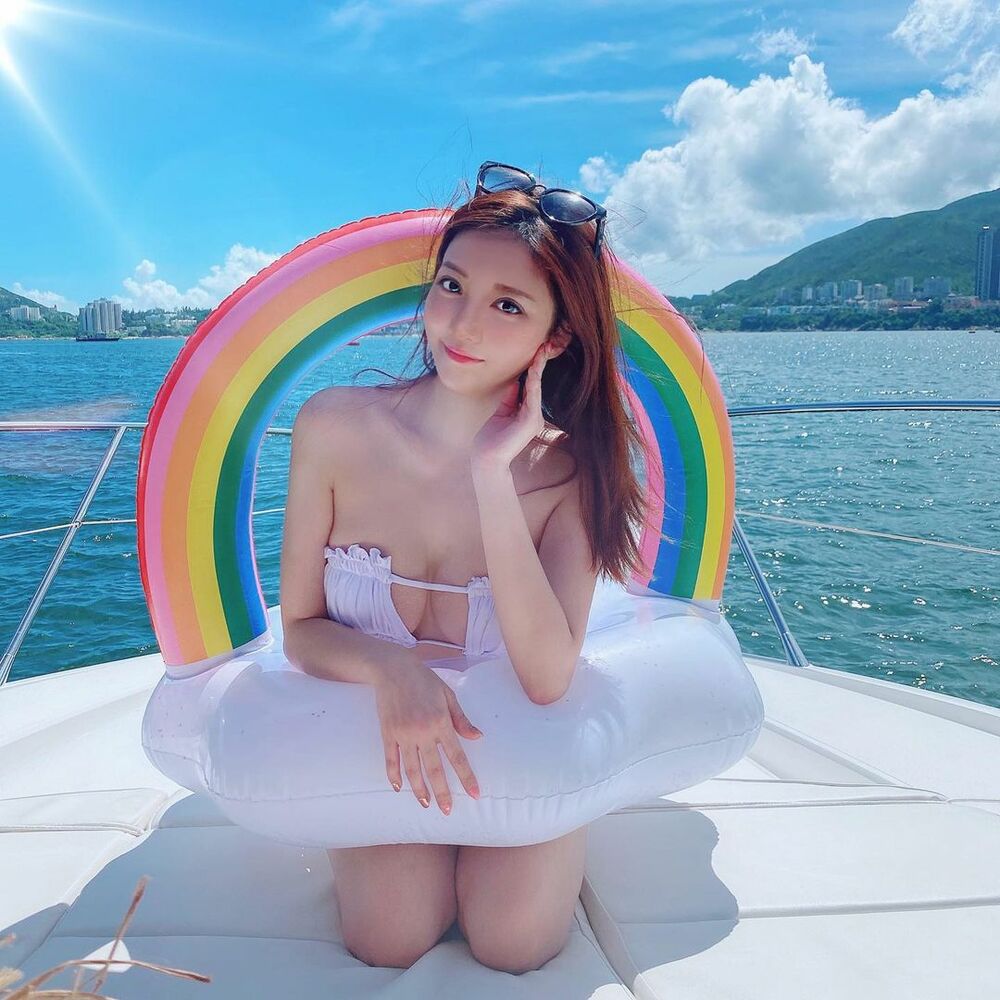 香港清新正妹「歐詠怡」每日都被性感到-第1章-图片19