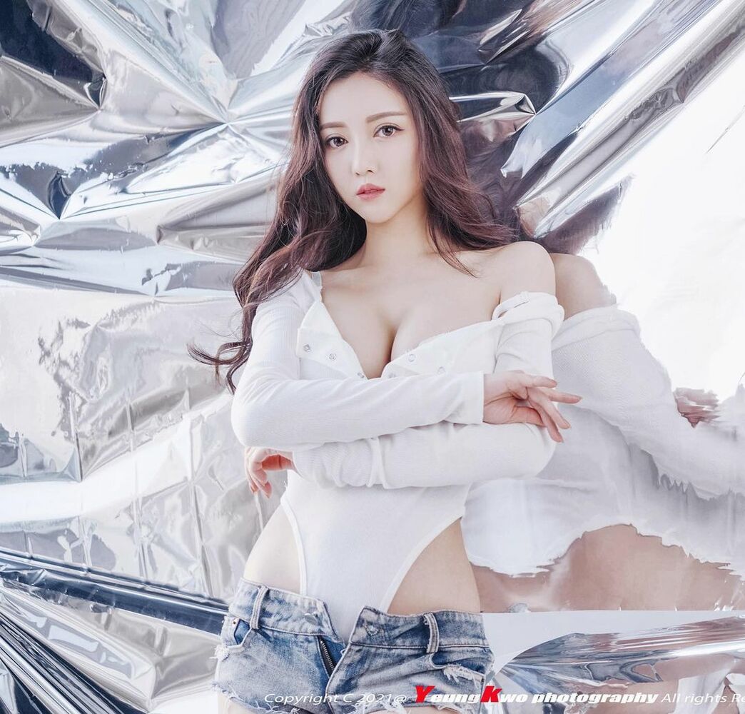 香港清新正妹「歐詠怡」每日都被性感到-第1章-图片35