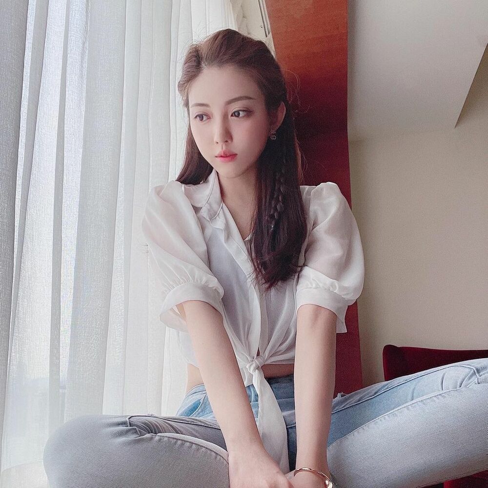 香港清新正妹「歐詠怡」每日都被性感到-第1章-图片40