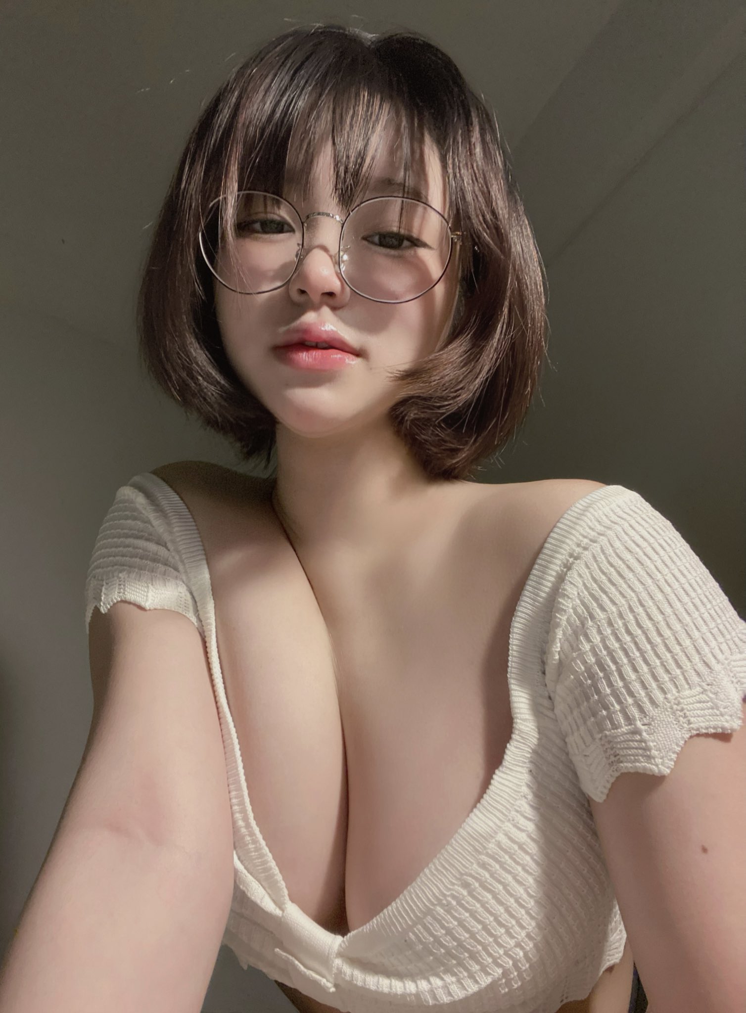 又圓又大還短髮！泰國巨乳萌妹yayee推特追蹤暴增逼近百萬！-第1章-图片24