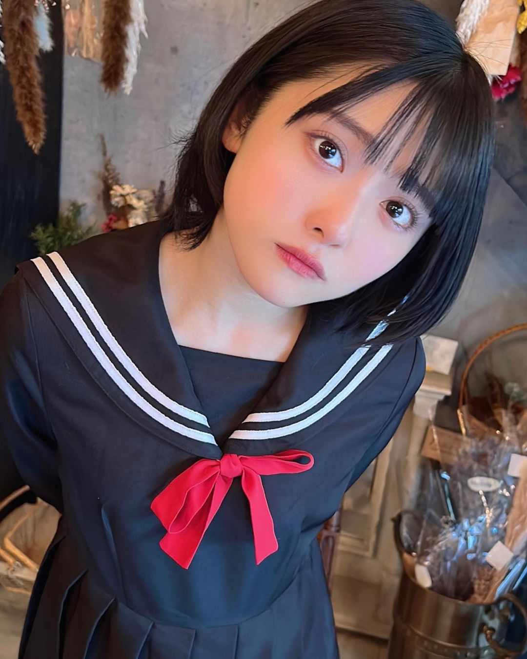 有藝術感也性感！甜美偶像岡田彩夢著迷彩繪更有不輸他人的好身材！-第1章-图片1