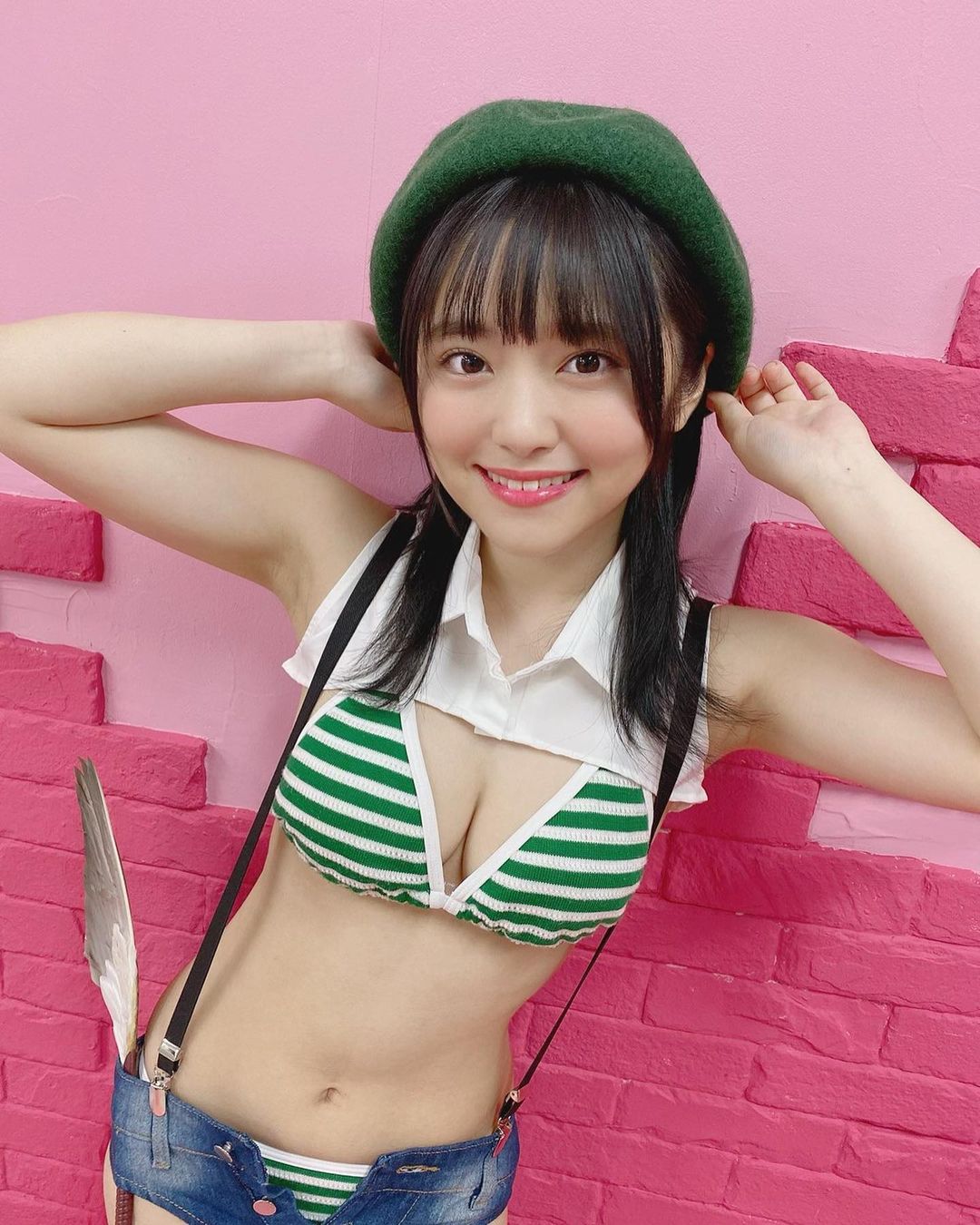 有藝術感也性感！甜美偶像岡田彩夢著迷彩繪更有不輸他人的好身材！-第1章-图片34