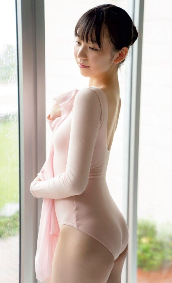 比基尼也可以駕馭的清純！櫻花妹藤本沙羅姣好儀態原來是有芭蕾底子！-第1章-图片11