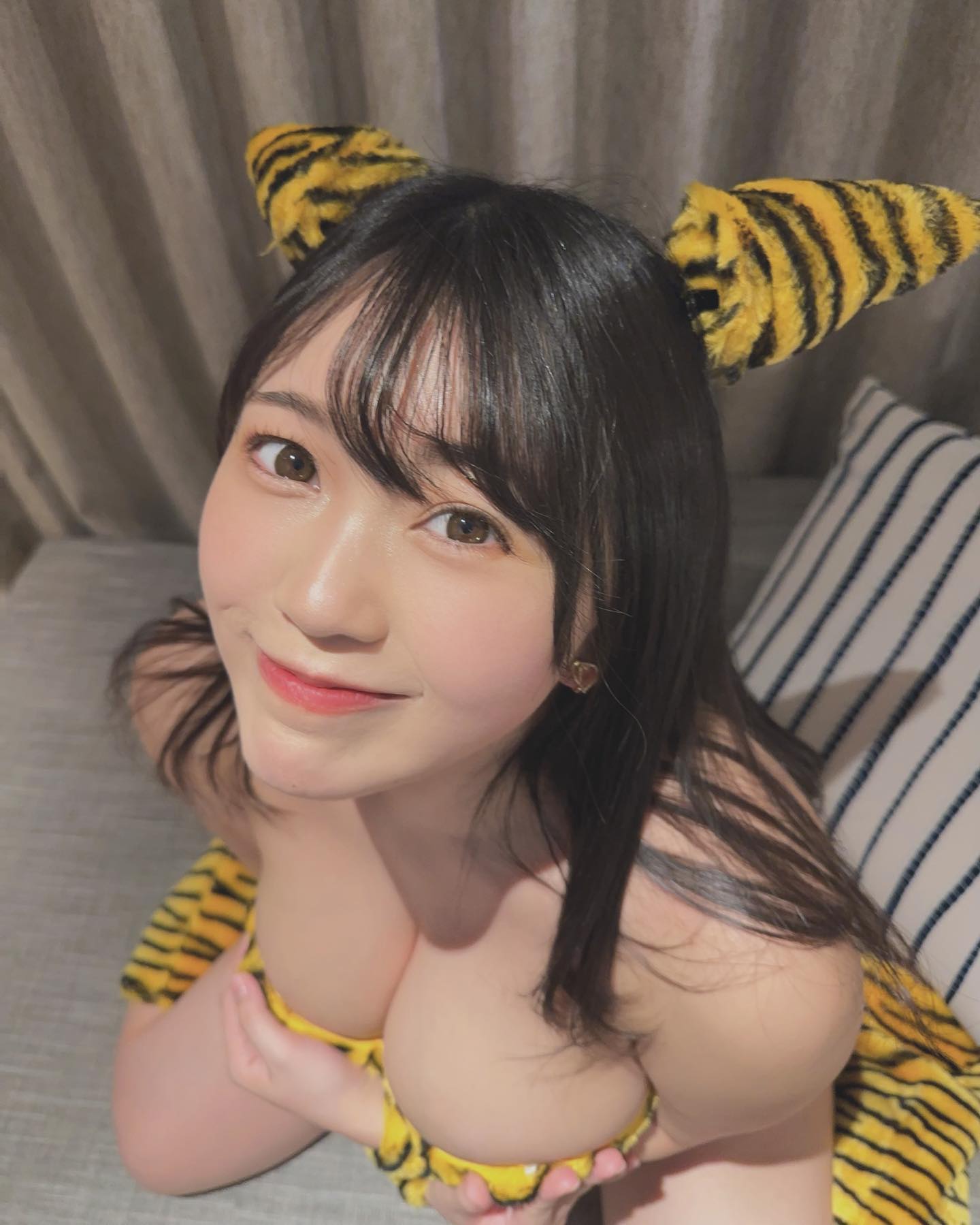 I罩杯無法擋！爆乳寫真偶像《能美真奈》核彈升級很有感！-第1章-图片93