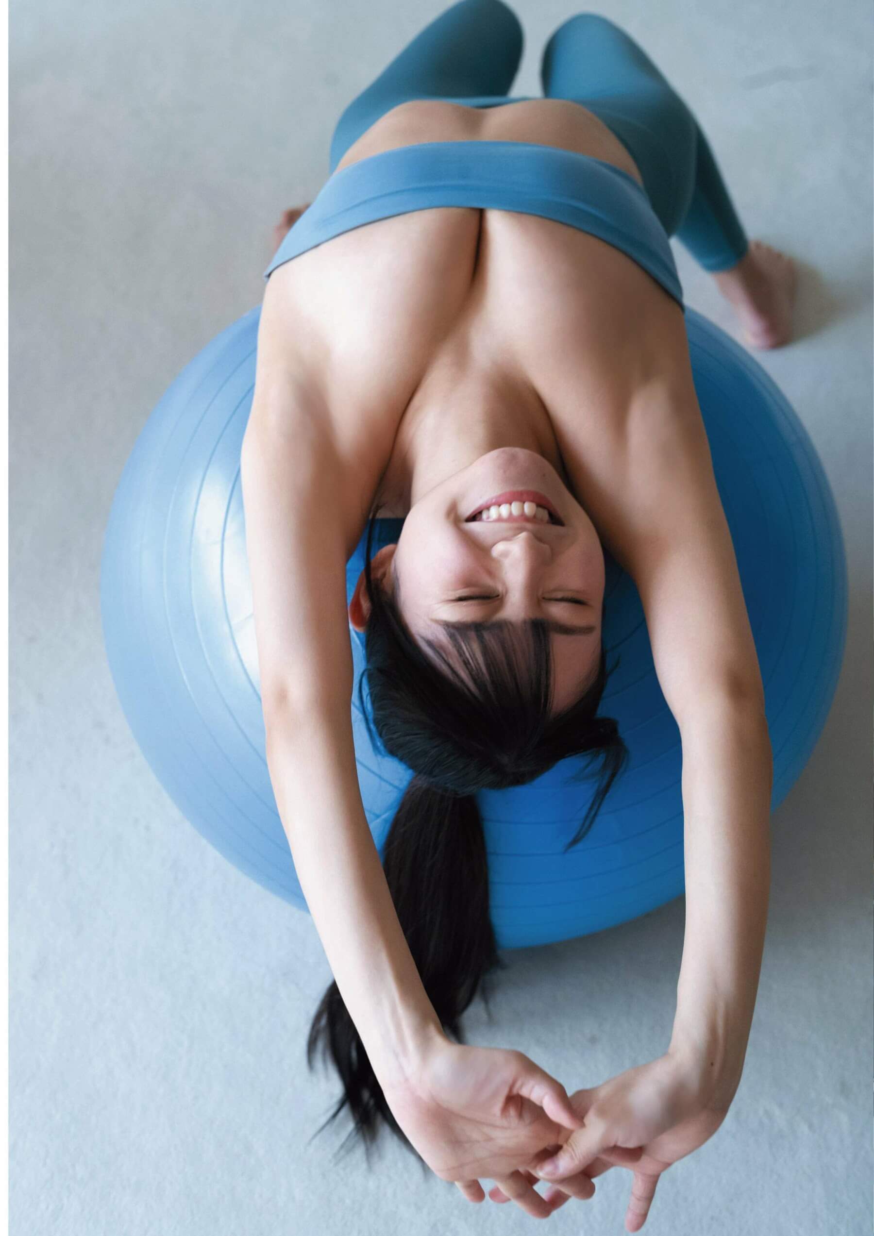 側乳滑出！I杯爆乳正妹櫻井木穗不穿內衣釋放胸前沈重壓力！-第1章-图片26