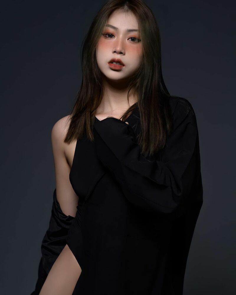 The temperament is very strong and the temperament of the Korean girl looks good from all angles.-第1章-图片11