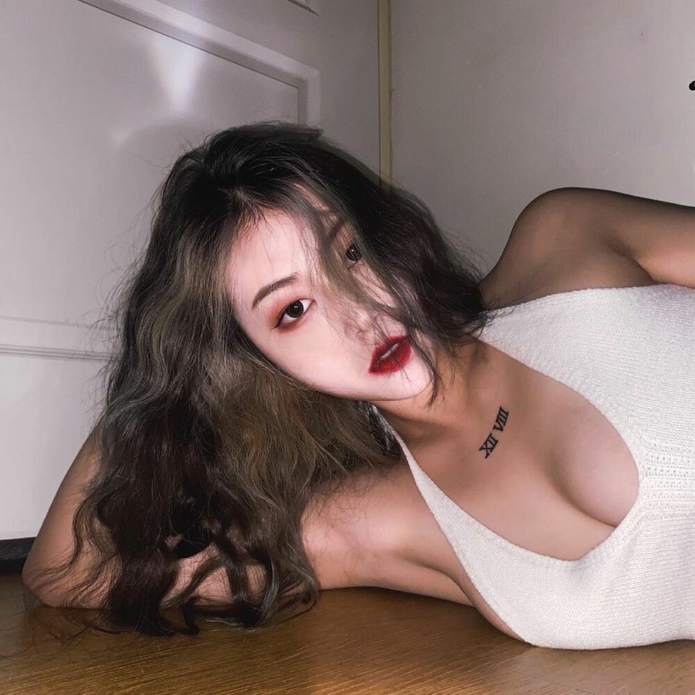 The temperament is very strong and the temperament of the Korean girl looks good from all angles.-第1章-图片37