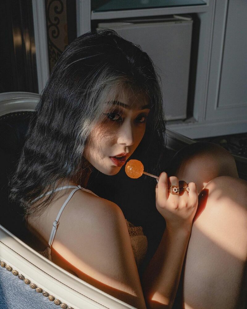 The temperament is very strong and the temperament of the Korean girl looks good from all angles.-第1章-图片44
