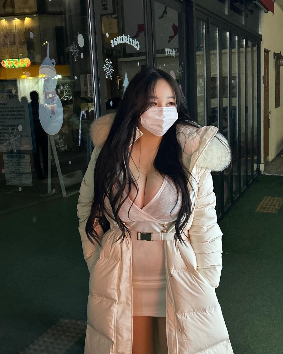 南韓巨乳網美하온이乳香逼人！照片不多但「胸器夠大」你掌握不住！-第1章-图片3