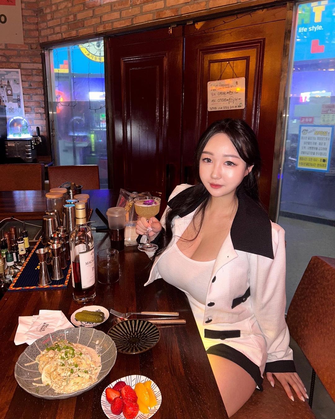 南韓巨乳網美하온이乳香逼人！照片不多但「胸器夠大」你掌握不住！-第1章-图片4