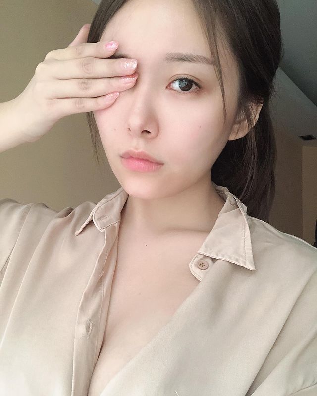 首位來自香港網紅《繪麗奈》AV女優出道！高顏值好身材受到關注！-第1章-图片4