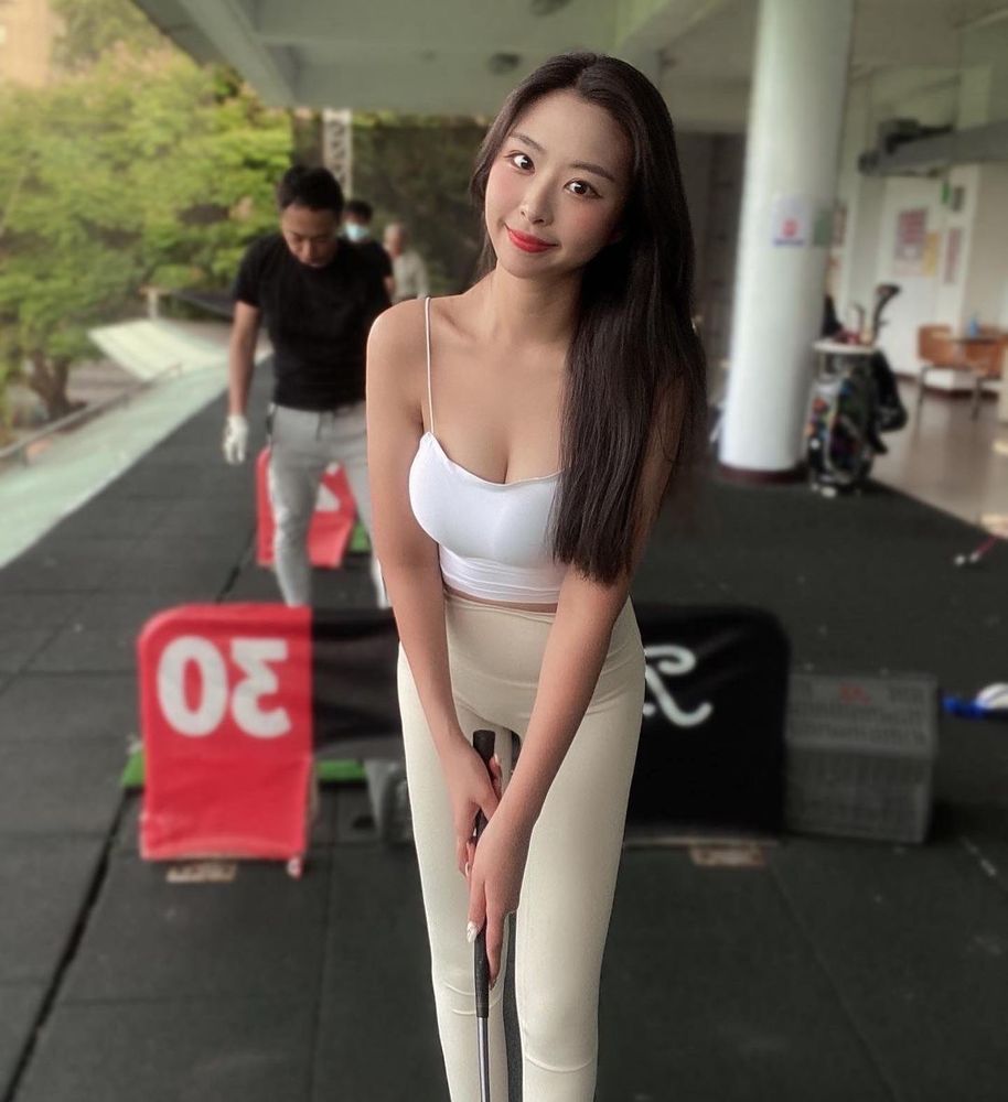 24歲大學生林媛娜：清純與性感兼具，女友感滿分的多才美女-第1章-图片12