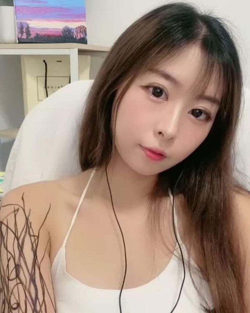 24歲大學生林媛娜：清純與性感兼具，女友感滿分的多才美女-第1章-图片14