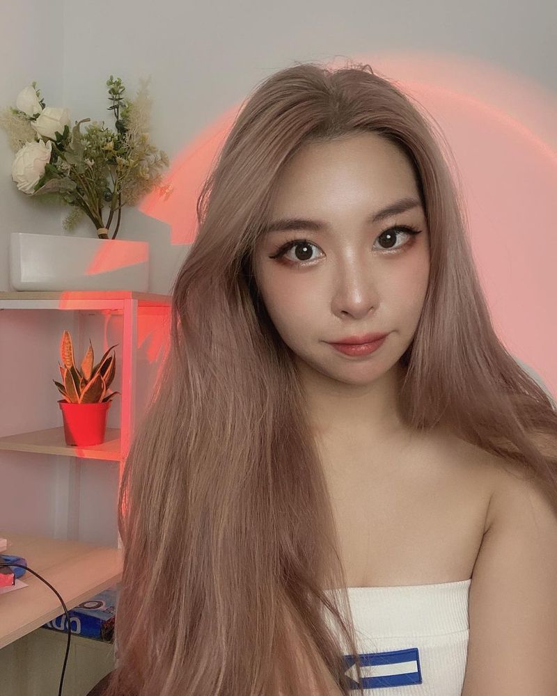 24歲大學生林媛娜：清純與性感兼具，女友感滿分的多才美女-第1章-图片31