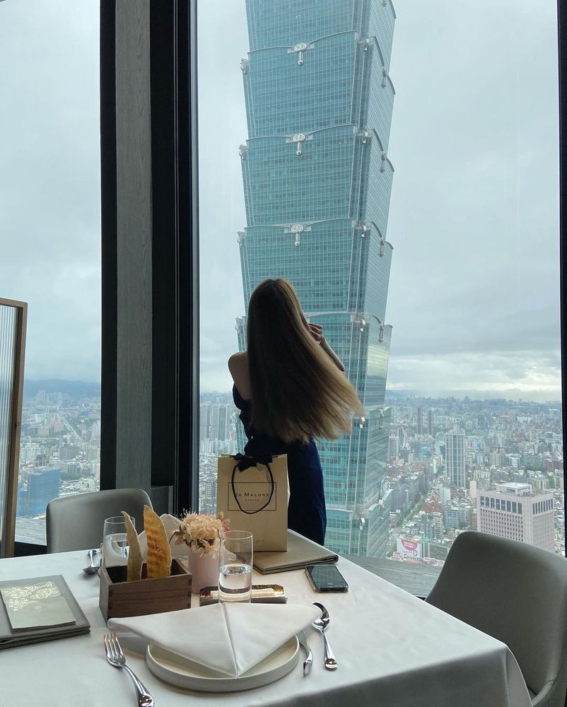 24歲大學生林媛娜：清純與性感兼具，女友感滿分的多才美女-第1章-图片34