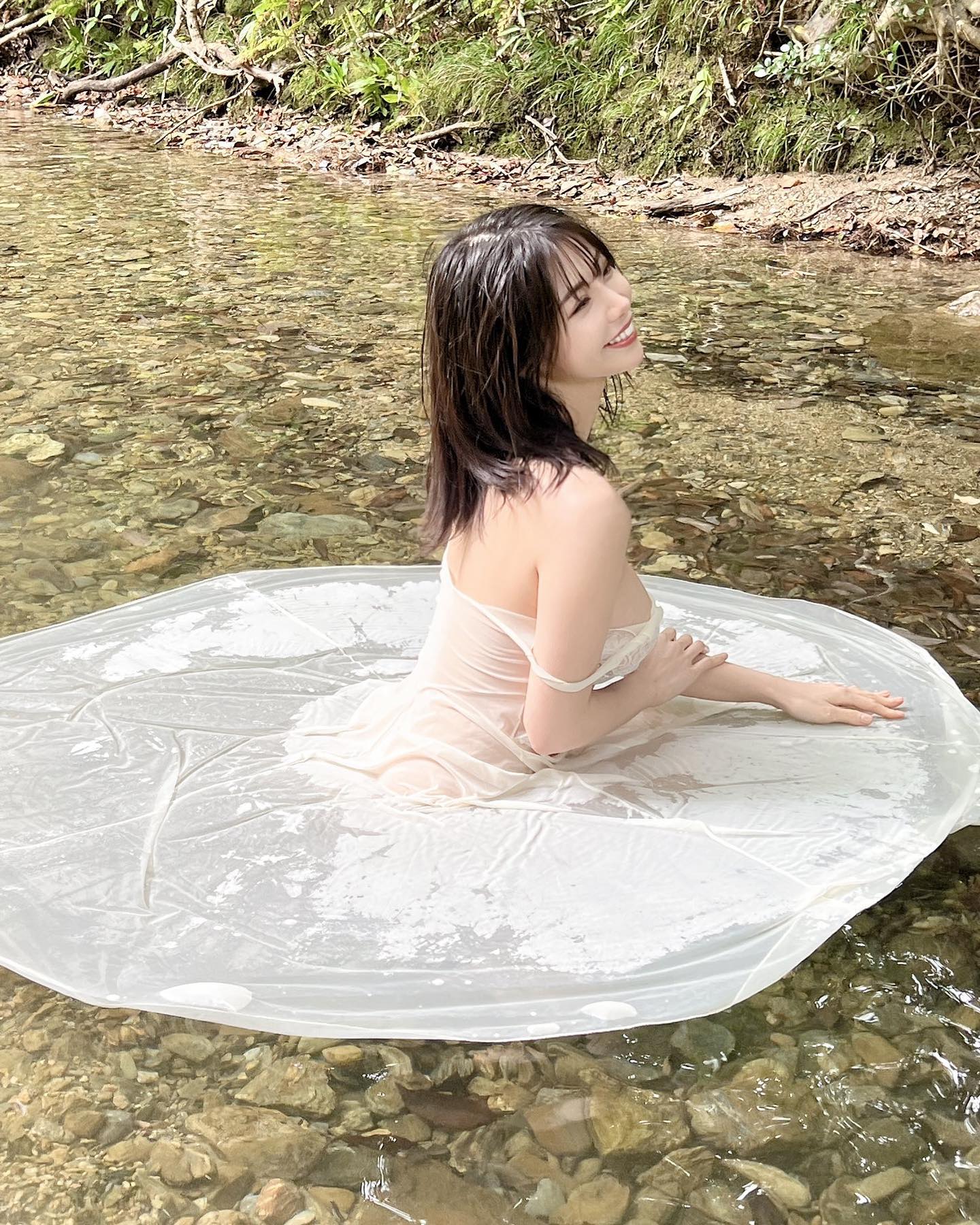 野外「兩球」外露都不怕！鈴木富美奈巨胸「約兒」黃昏招架得住嗎！？-第1章-图片72