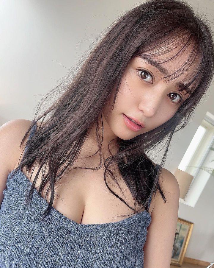 混血偶像池田メルダIG性感露奶！自拍照看得到「胸狠」軟實力！-第1章-图片100