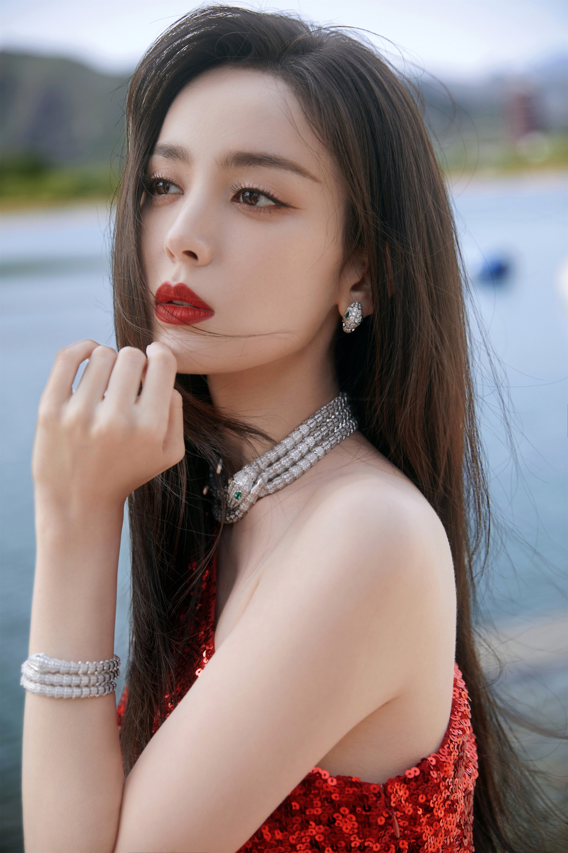 河濱亮片紅禮服—古力娜扎[高清套圖]-第1章-图片3