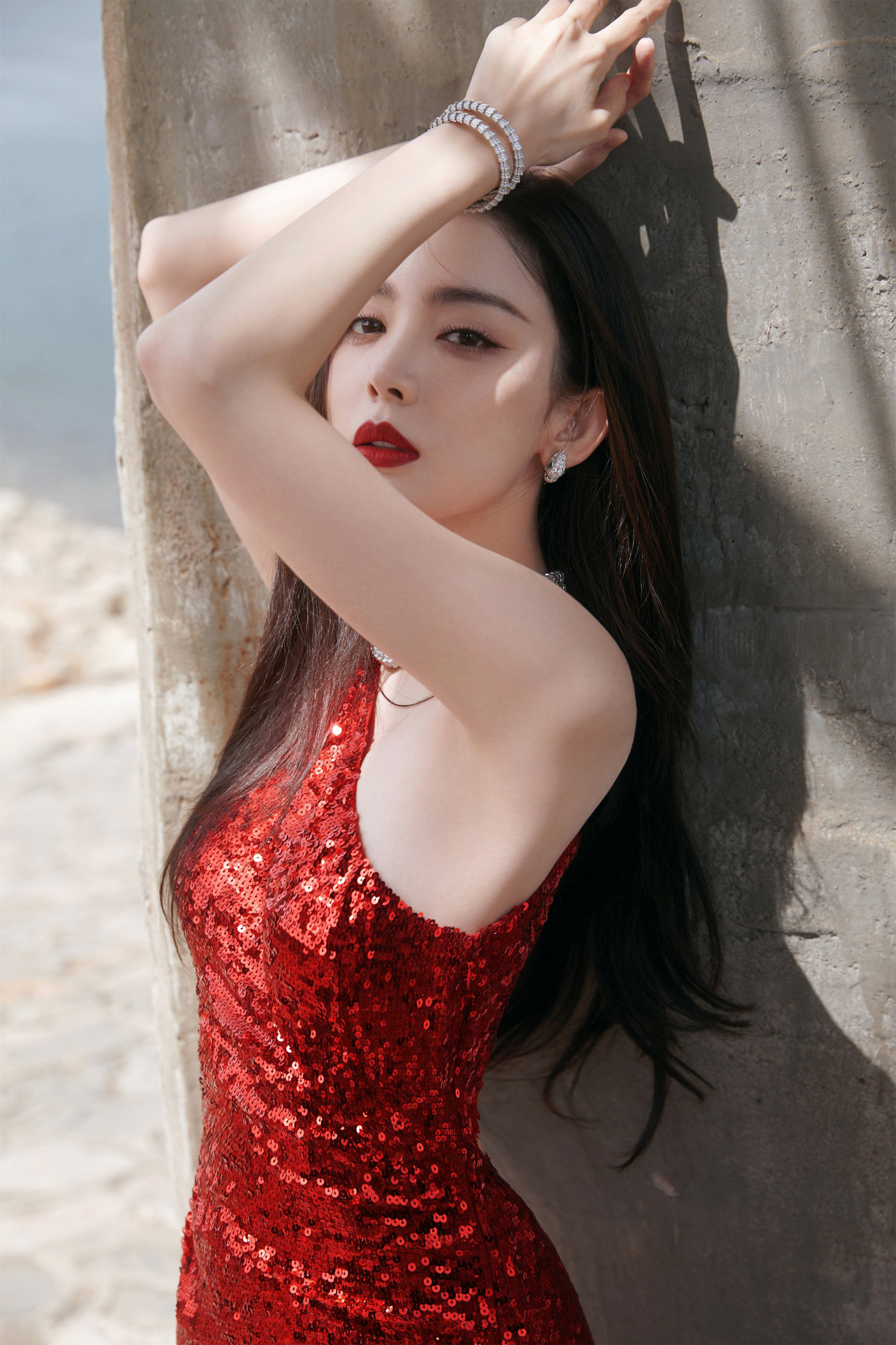 河濱亮片紅禮服—古力娜扎[高清套圖]-第1章-图片10