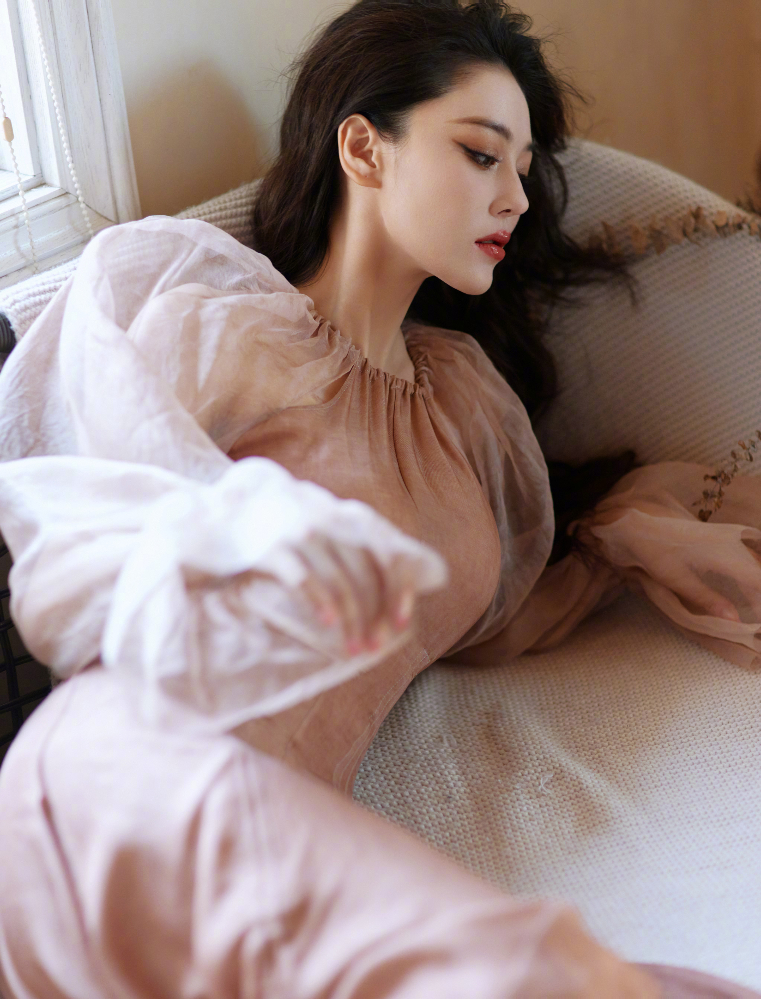 追光在復古油畫裡—張馨予[高清套圖]-第1章-图片1