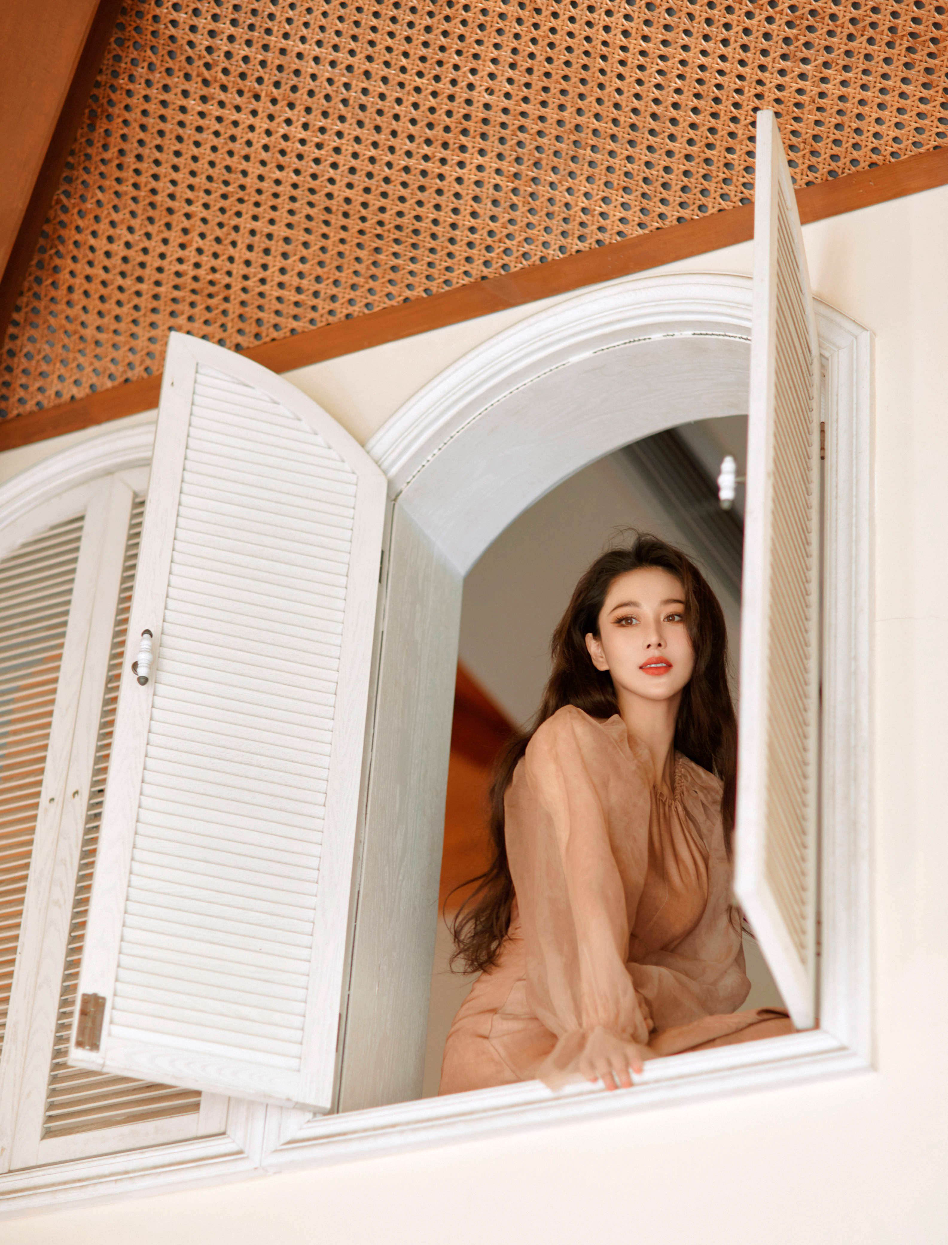 追光在復古油畫裡—張馨予[高清套圖]-第1章-图片8