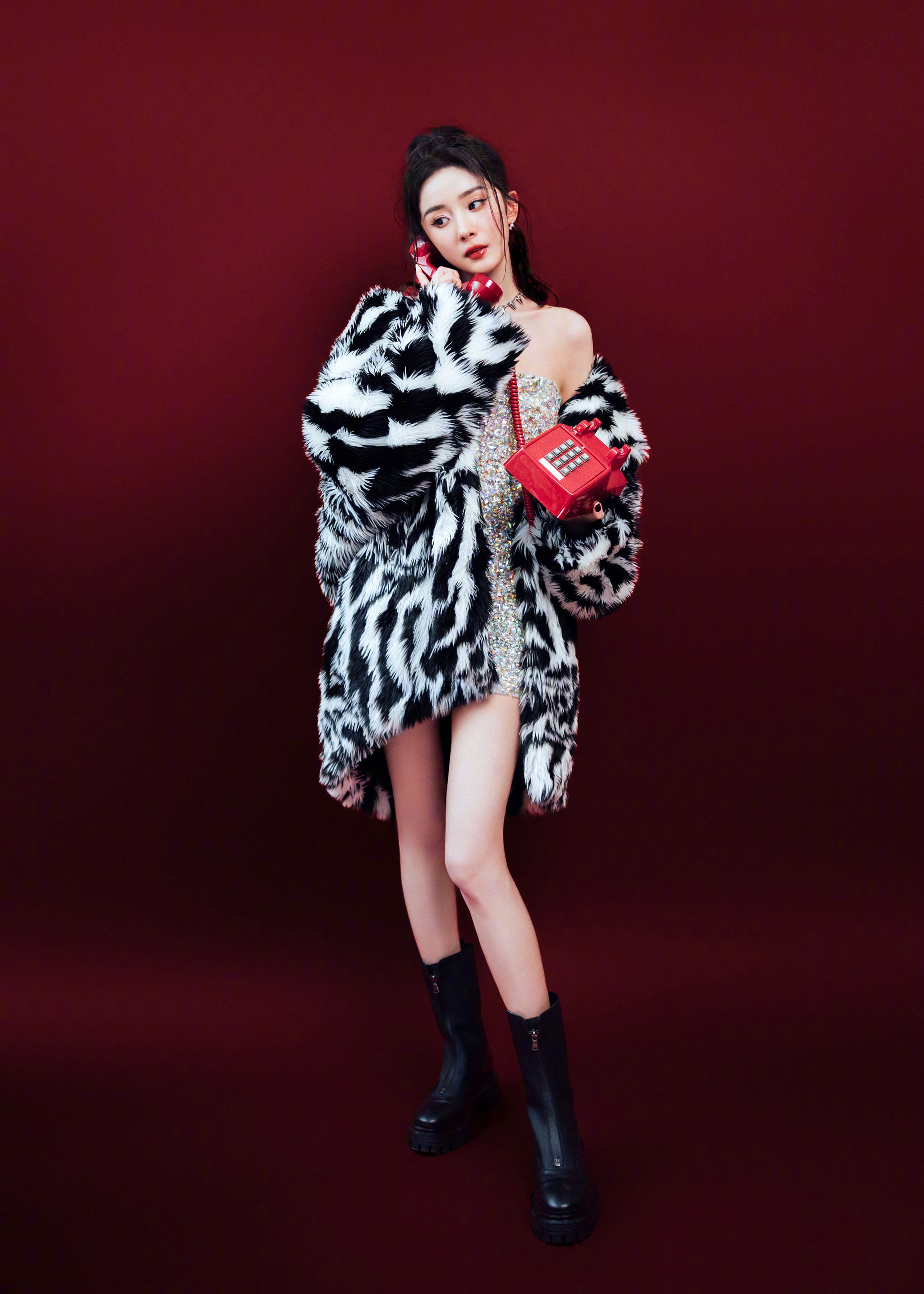 行動的家用電話—楊冪[高清套圖]-第1章-图片2