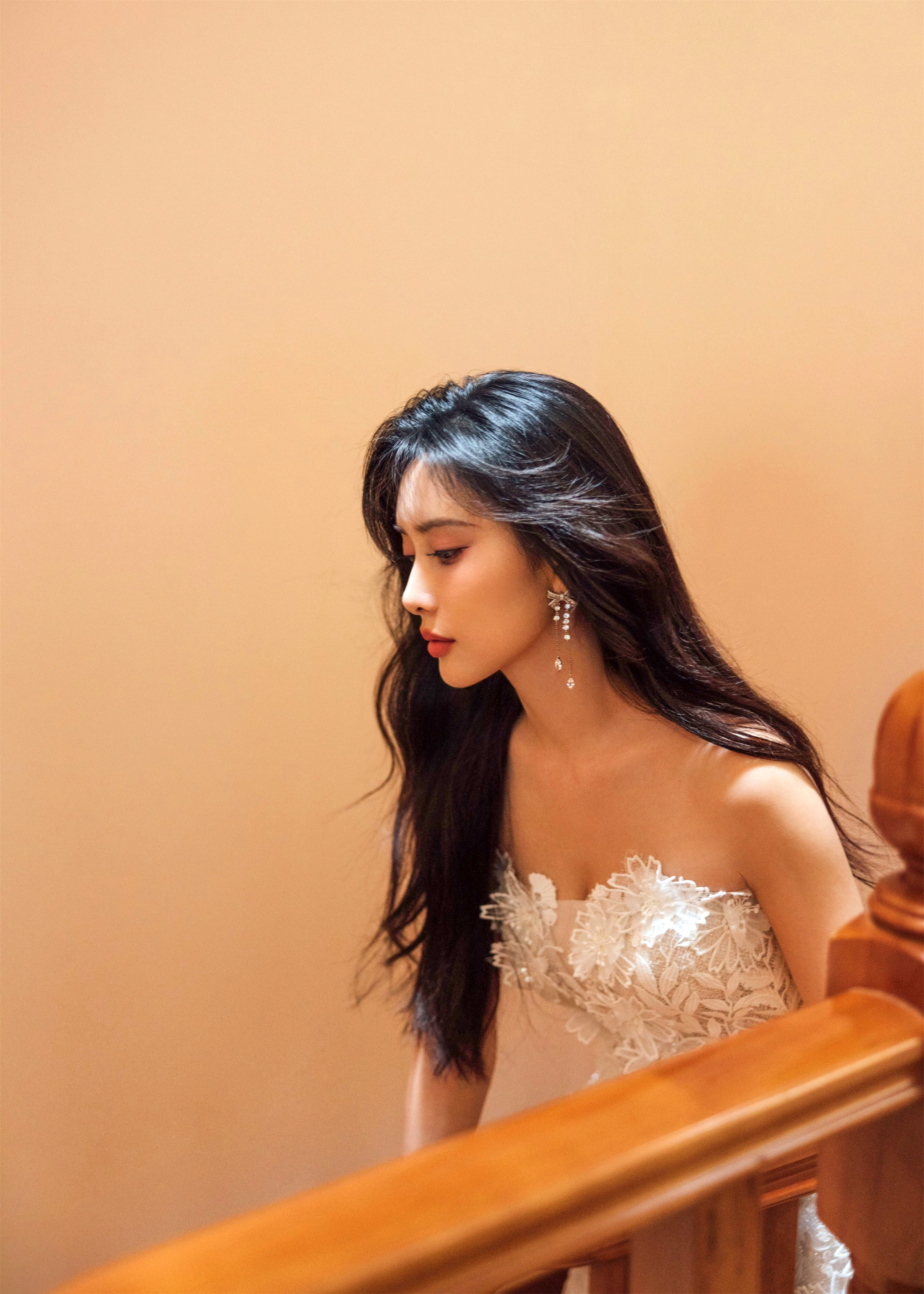 樓梯間的風采—孟子義[套圖]-第1章-图片5