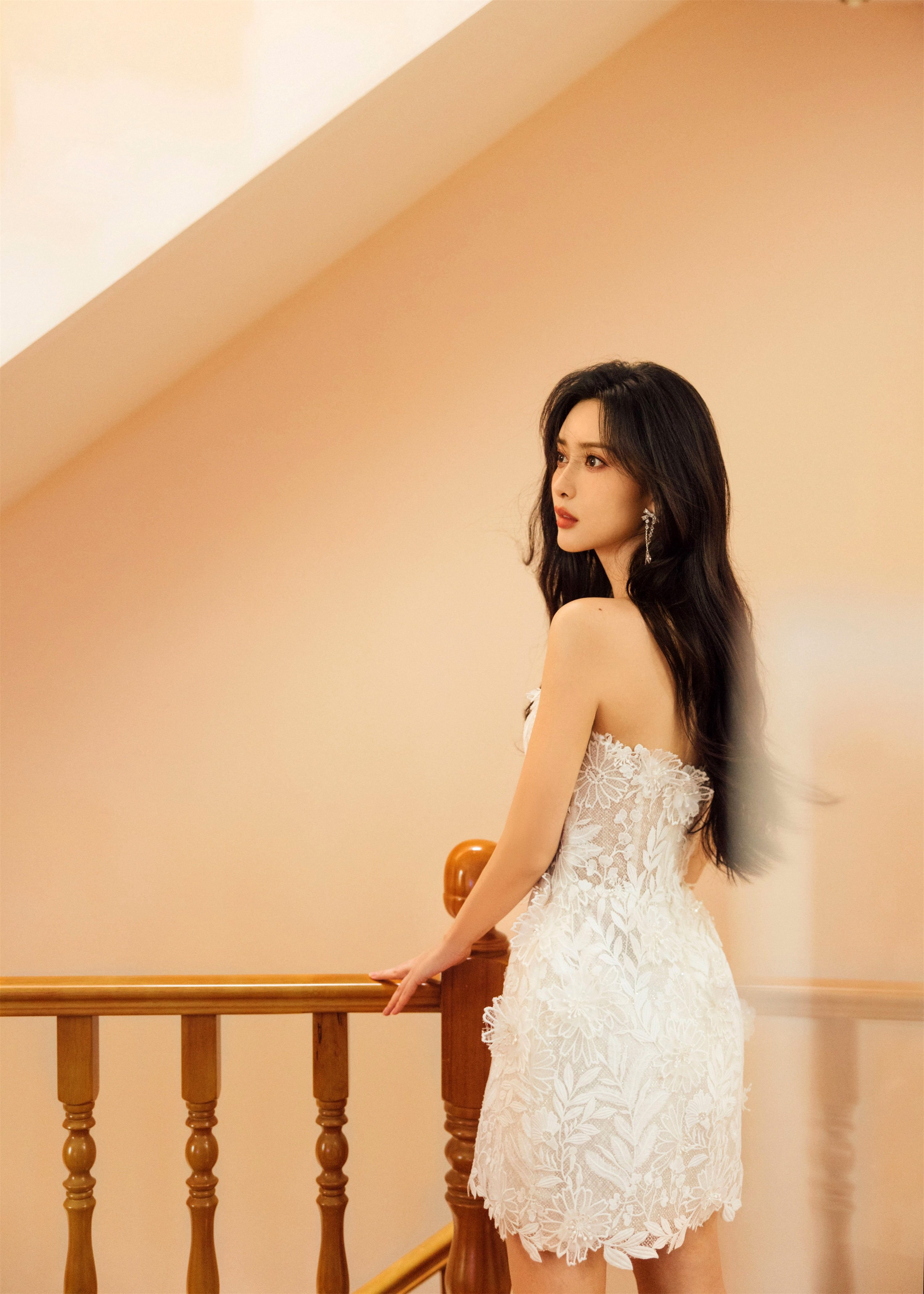 樓梯間的風采—孟子義[套圖]-第1章-图片7