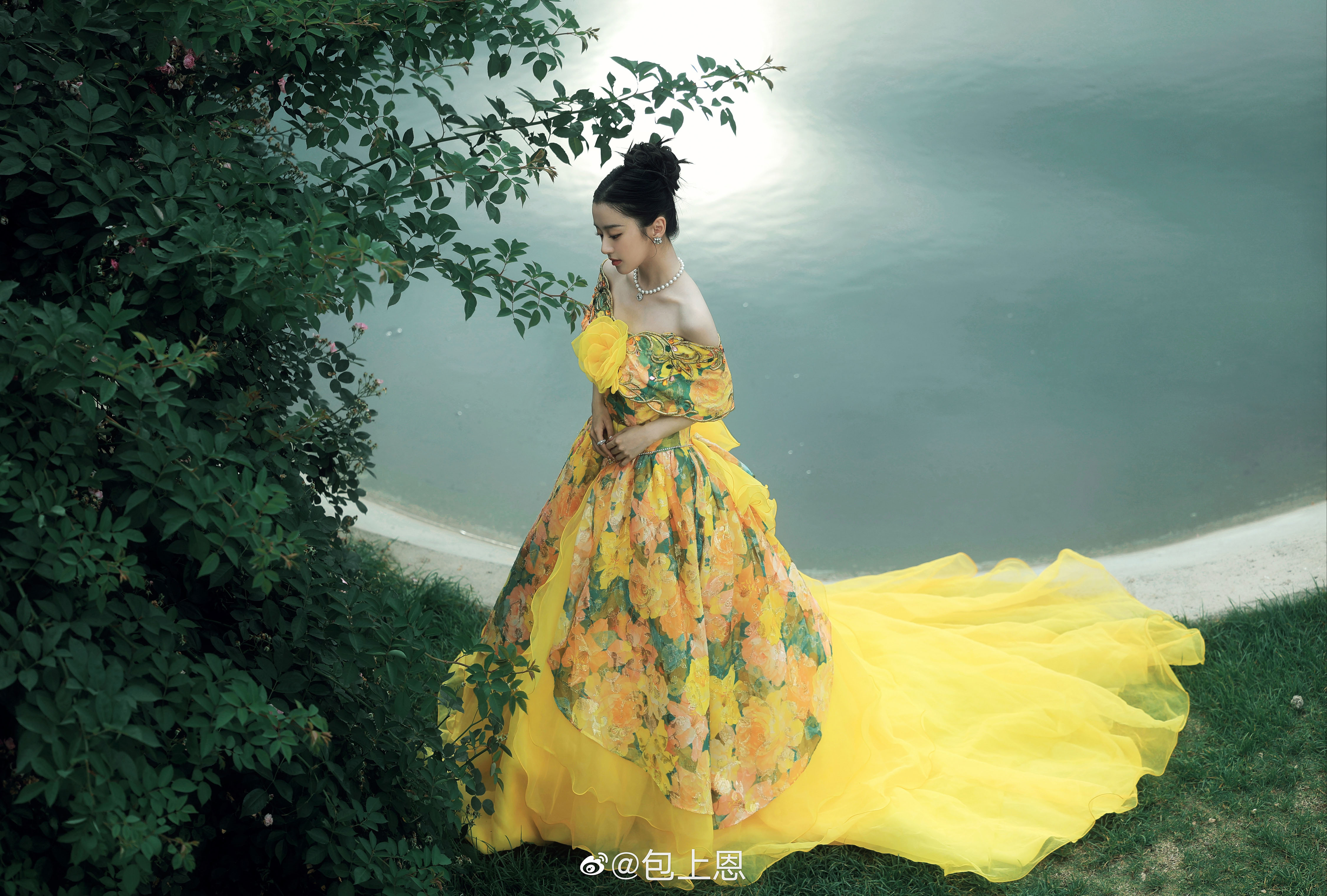 青青河畔草生日紀念—包上恩[高清套圖]-第1章-图片1