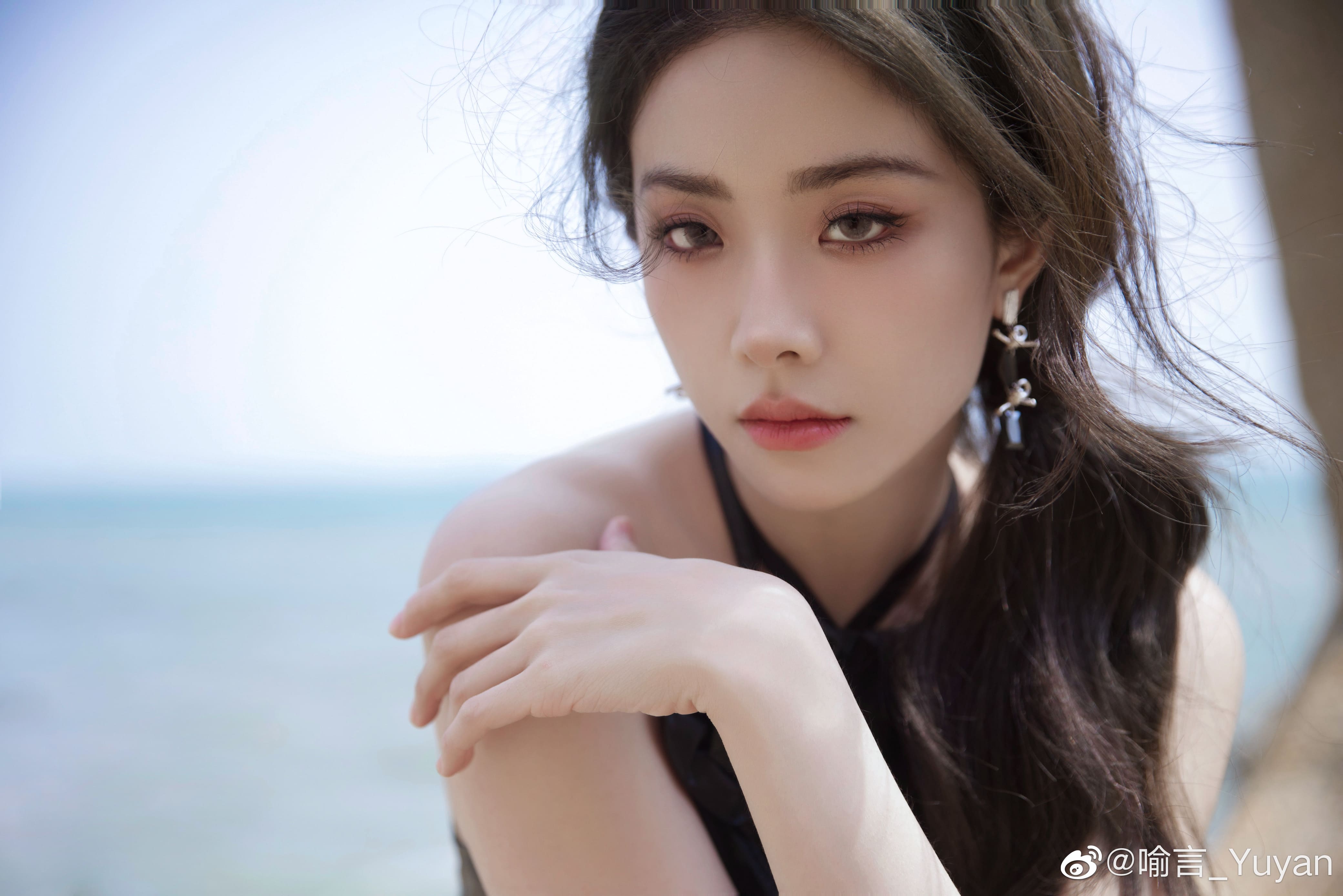 礁岩海邊黑色玫瑰—喻言[套圖]-第1章-图片1