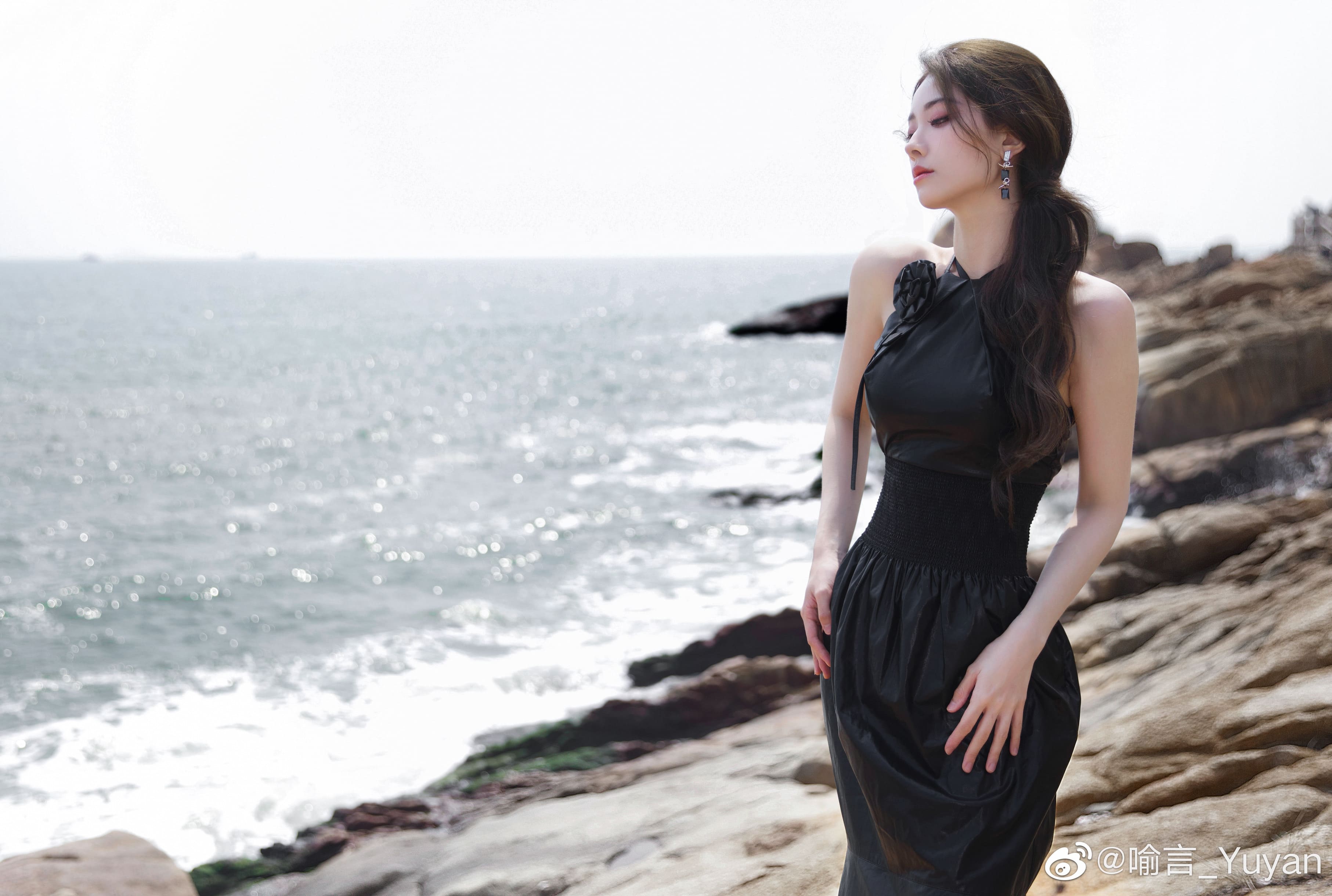 礁岩海邊黑色玫瑰—喻言[套圖]-第1章-图片4