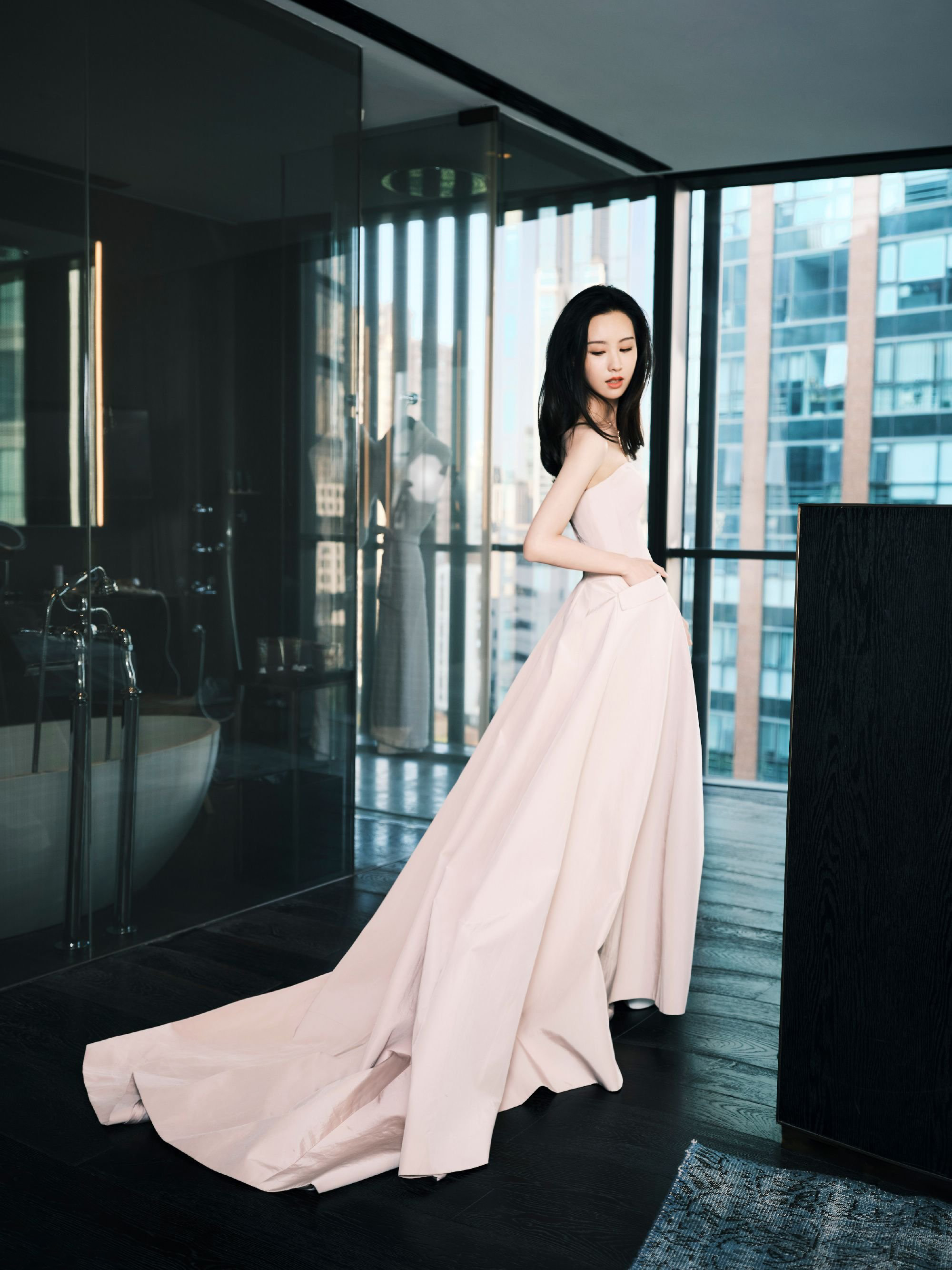 上樓只為小草莓—陳都靈[套圖]-第1章-图片8