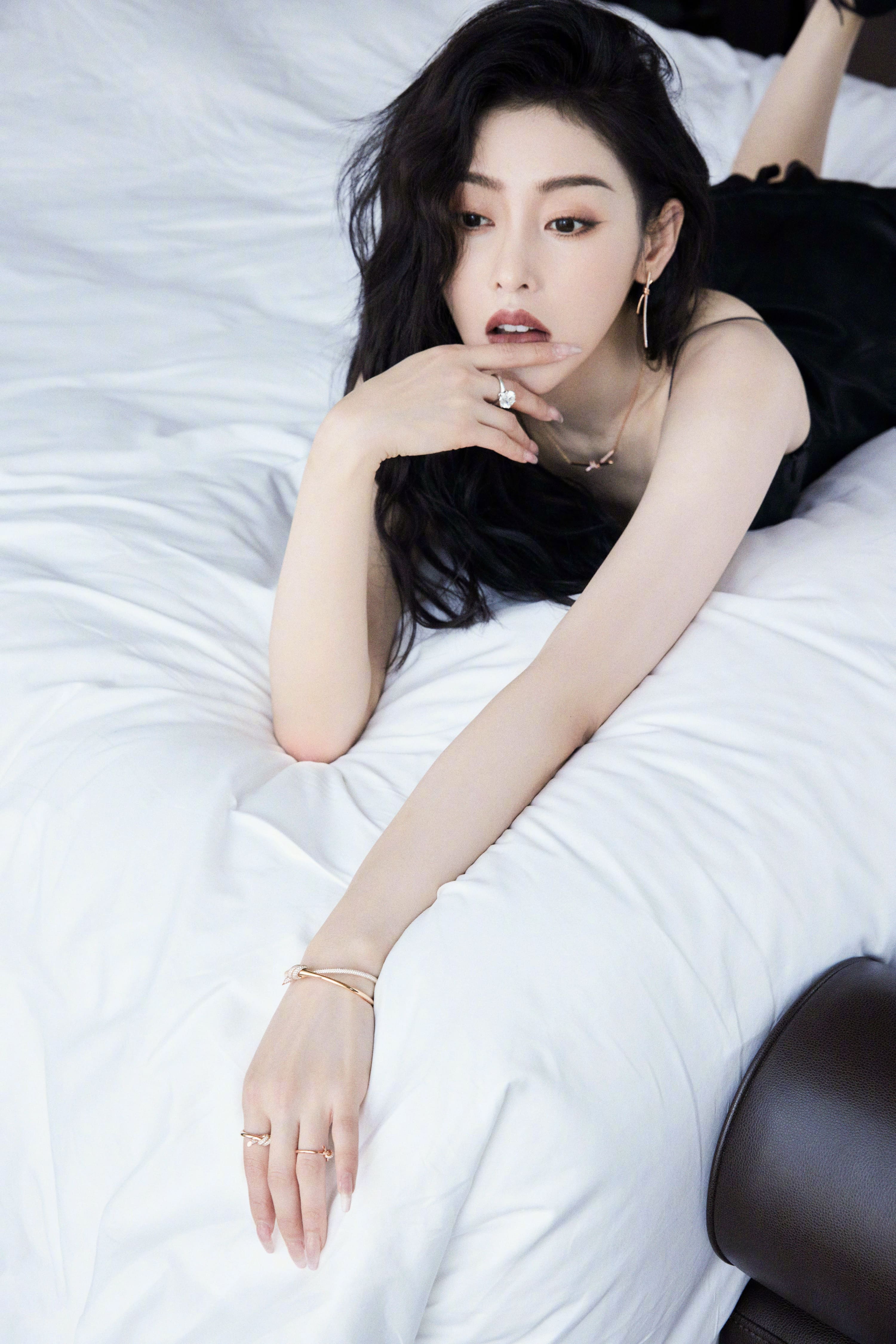 純黑的魅惑與浪漫—張天愛[高清套圖]-第1章-图片4