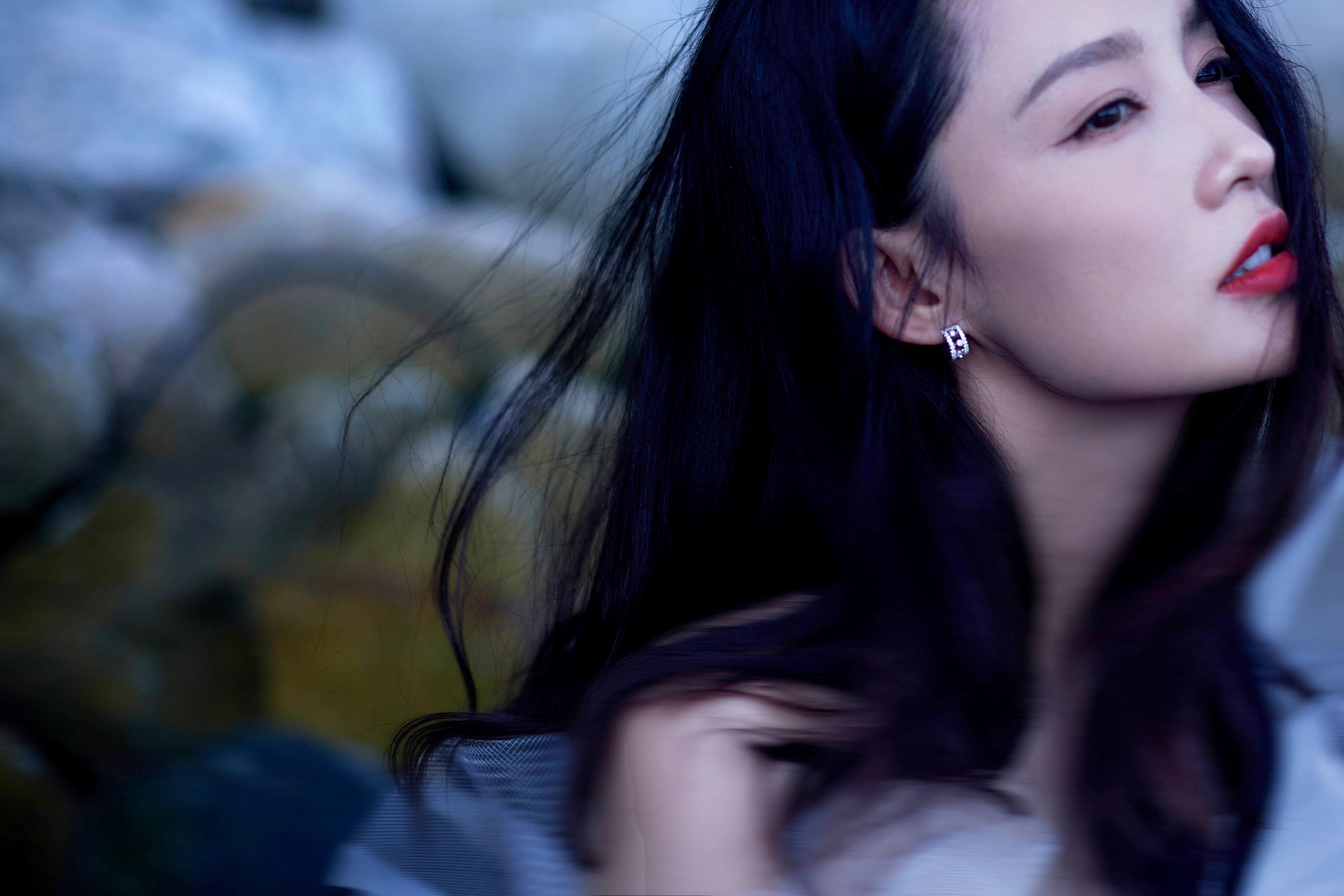 岩石岸邊的優雅人魚—李沁[高清套圖]-第1章-图片2