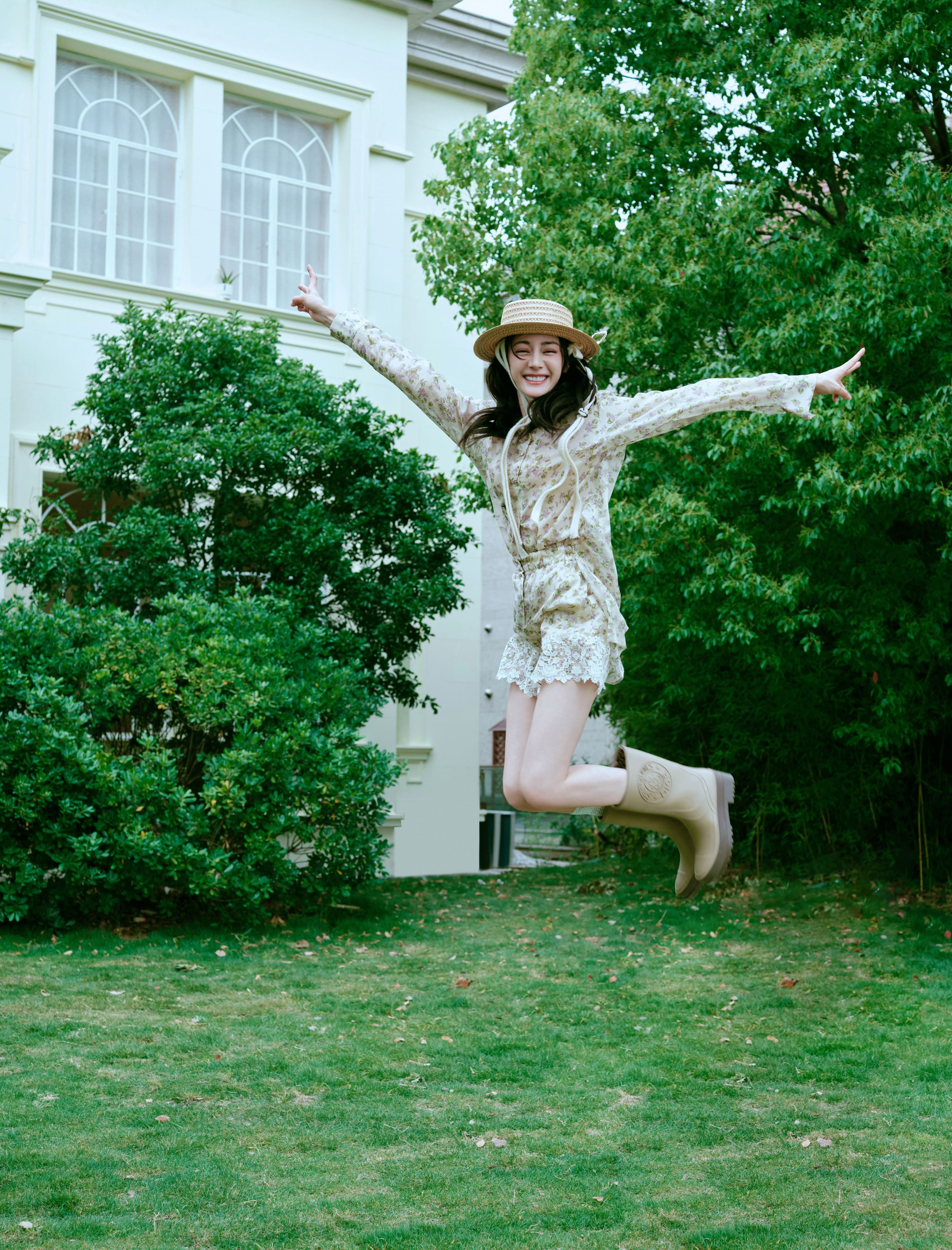 綠意盎然歡度生日—迪麗熱巴[高清套圖]-第1章-图片10