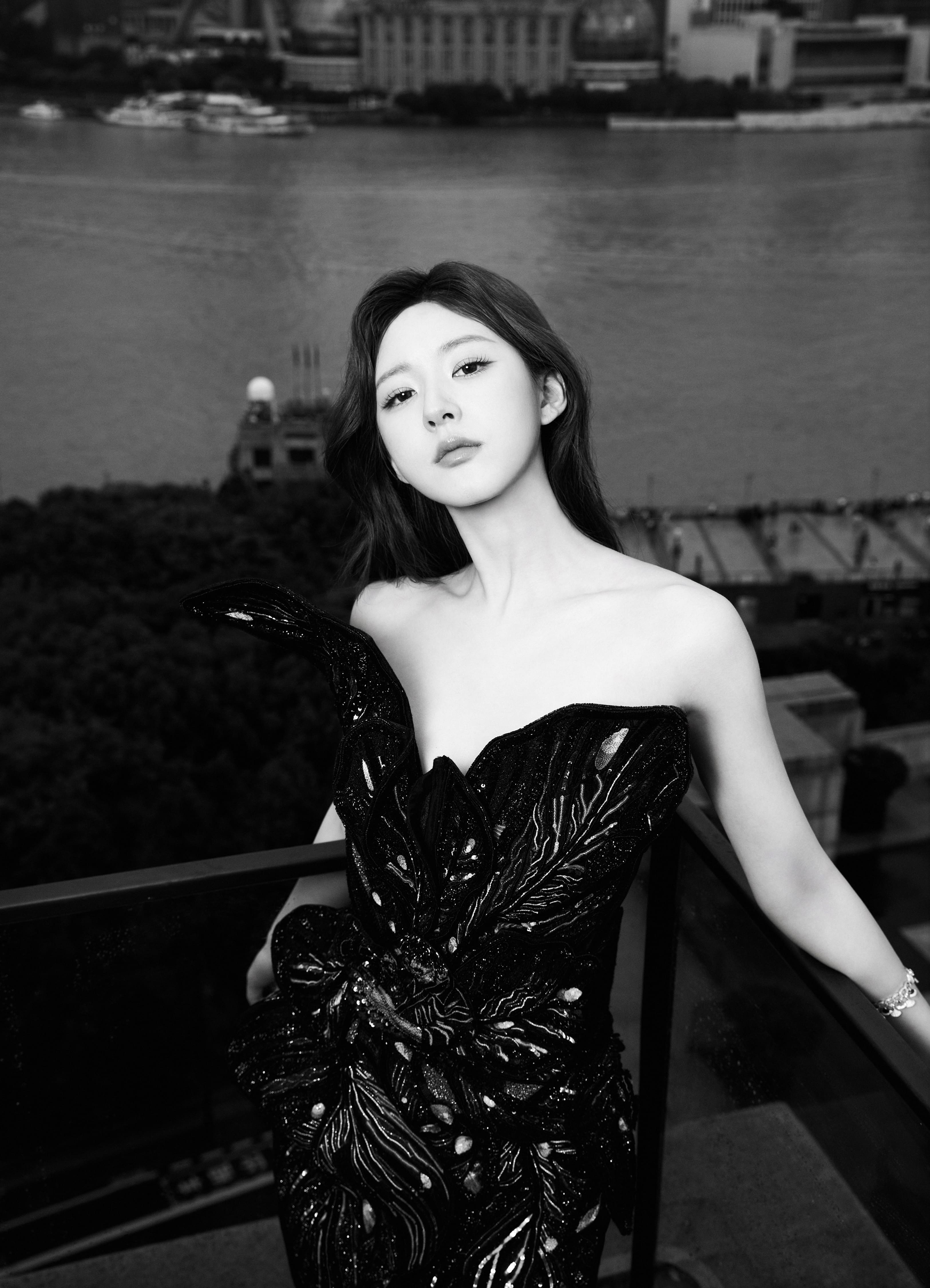 樓宇之上 陰雲之下—趙露思[高清套圖]-第1章-图片5