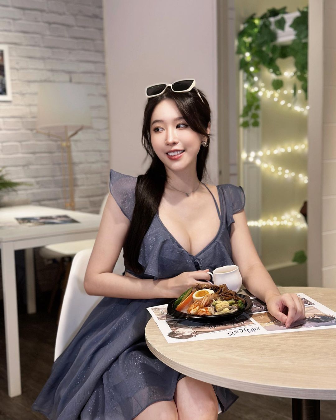 美胸女神「鄭若青」雪白的姣好身材 視角好邪惡-第1章-图片1